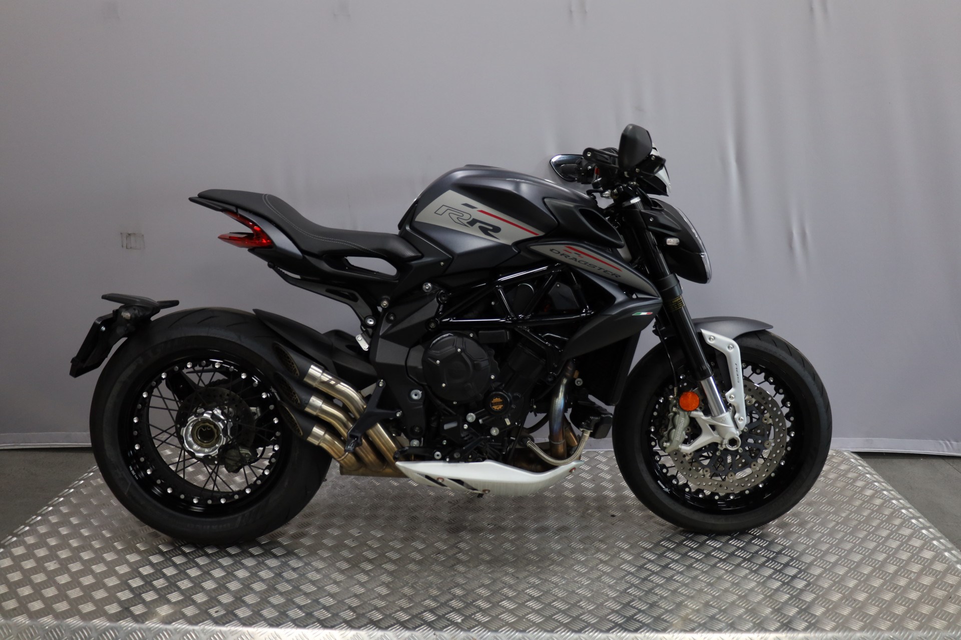MV AGUSTA B3 Brutale 800 Dragster RR ** Garantie 12 Mois **-showroom-element-2