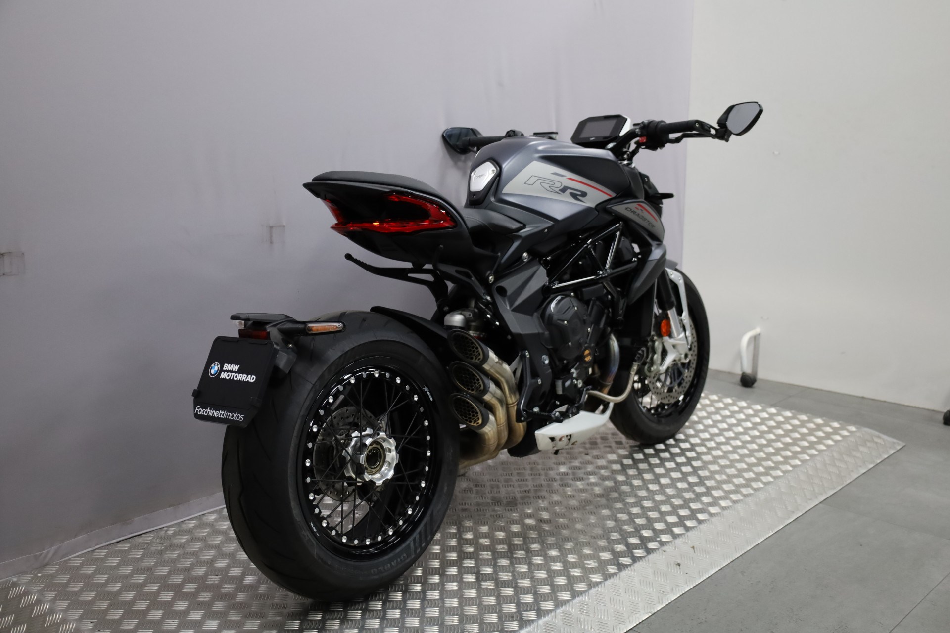 MV AGUSTA B3 Brutale 800 Dragster RR ** Garantie 12 Mois **-showroom-element-3