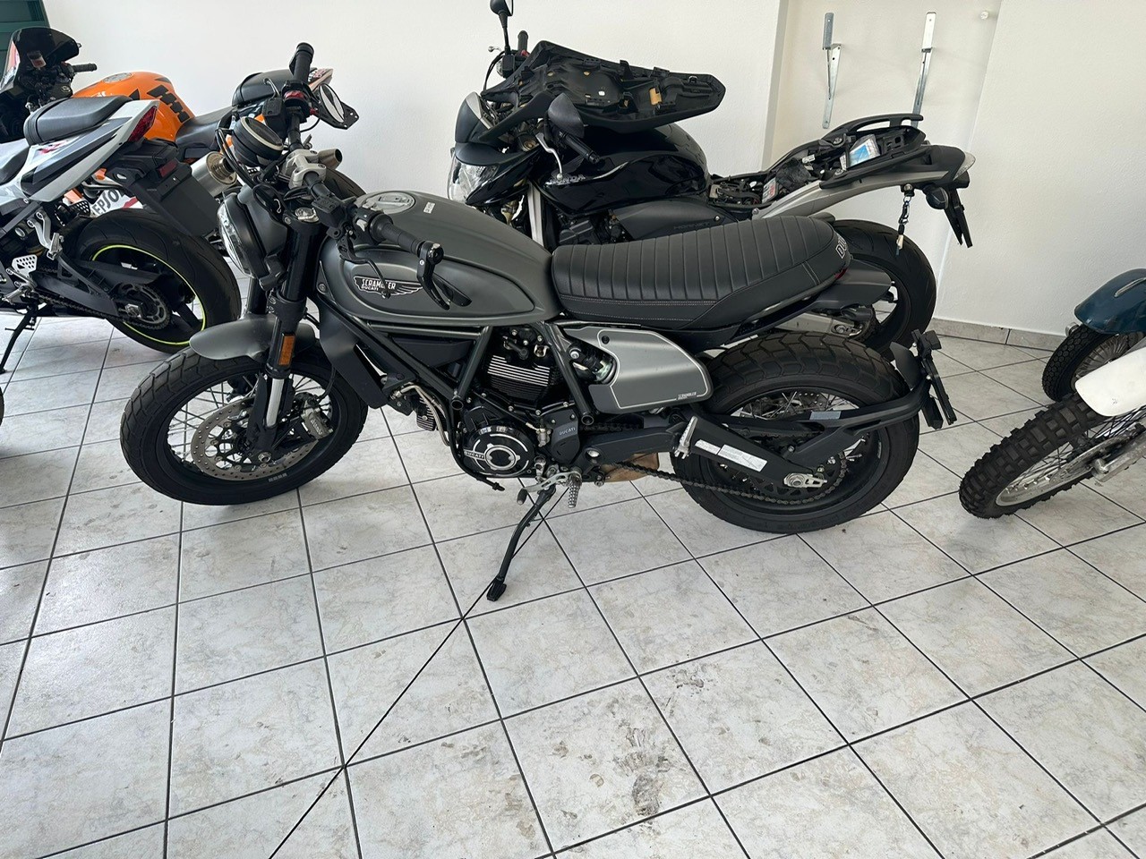 DUCATI Scrambler 803 Nightshift-image-1