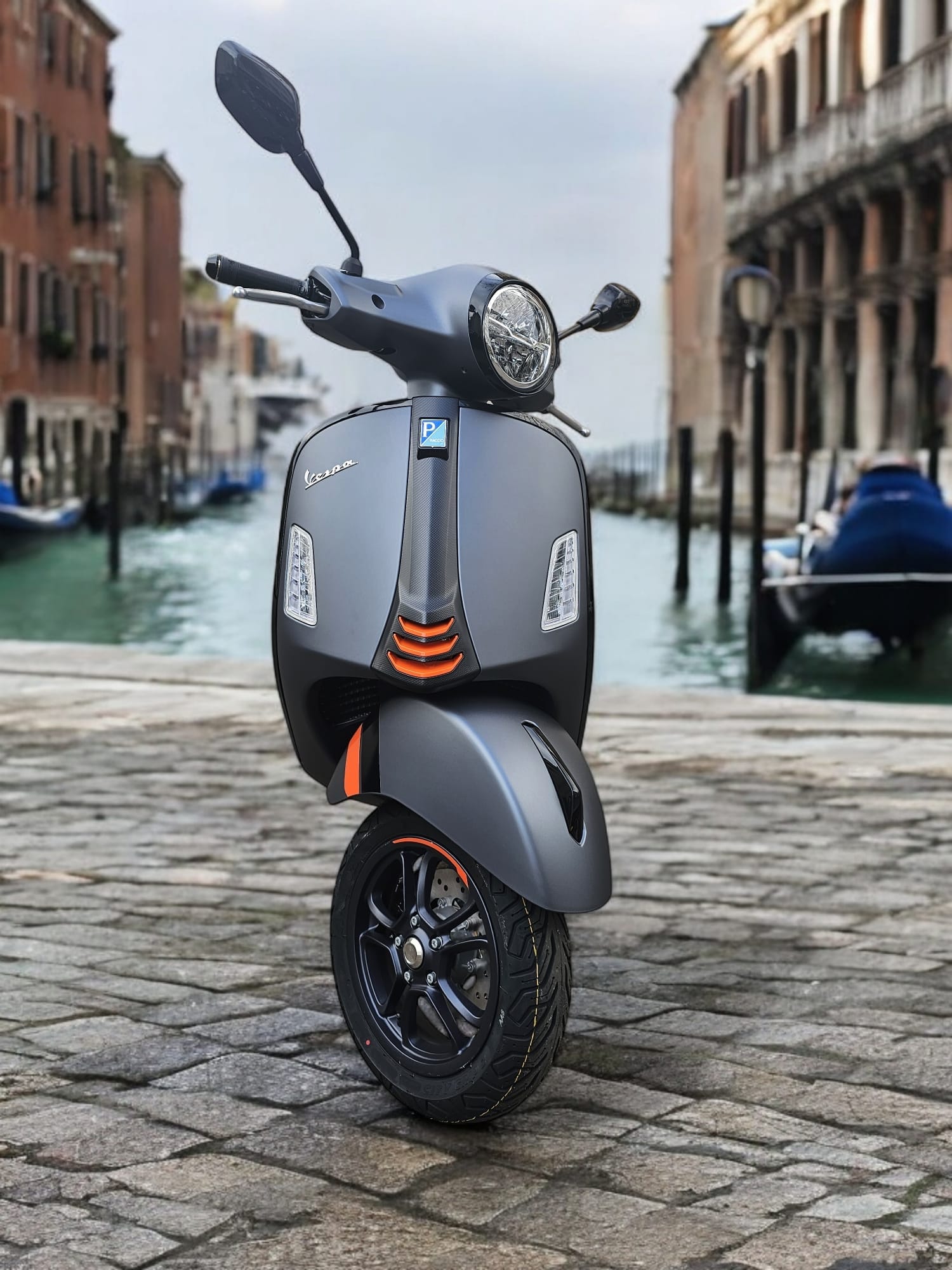 PIAGGIO Vespa GTS 125 Super Sport ABS-showroom-element-1