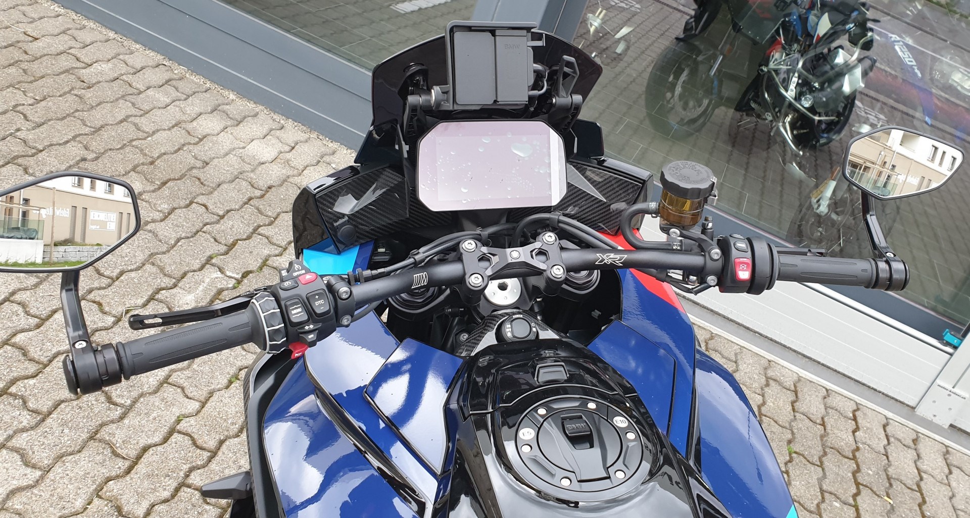 BMW M 1000 XR Competition-showroom-element-3