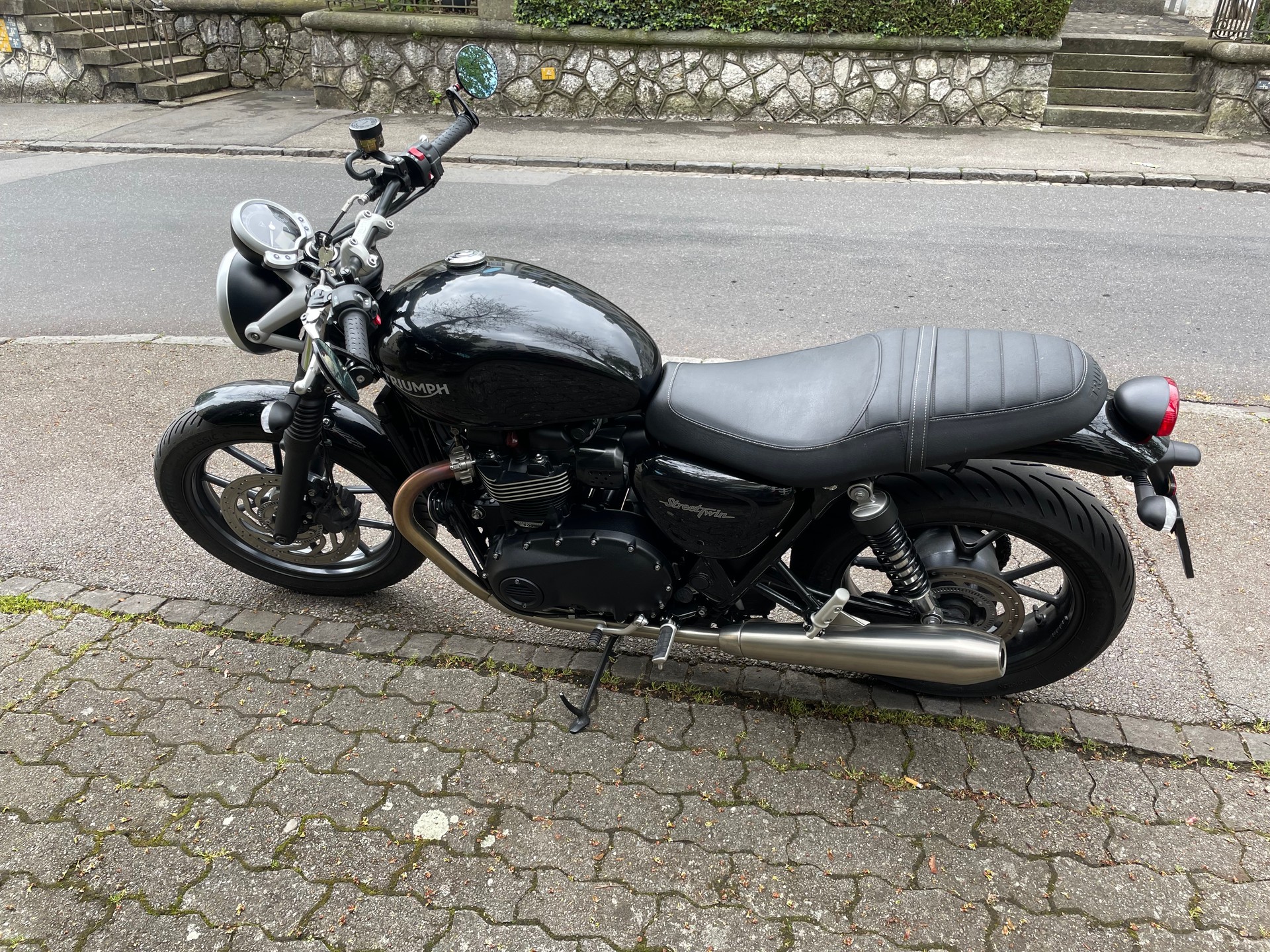 TRIUMPH Street Twin 900 i-image-1