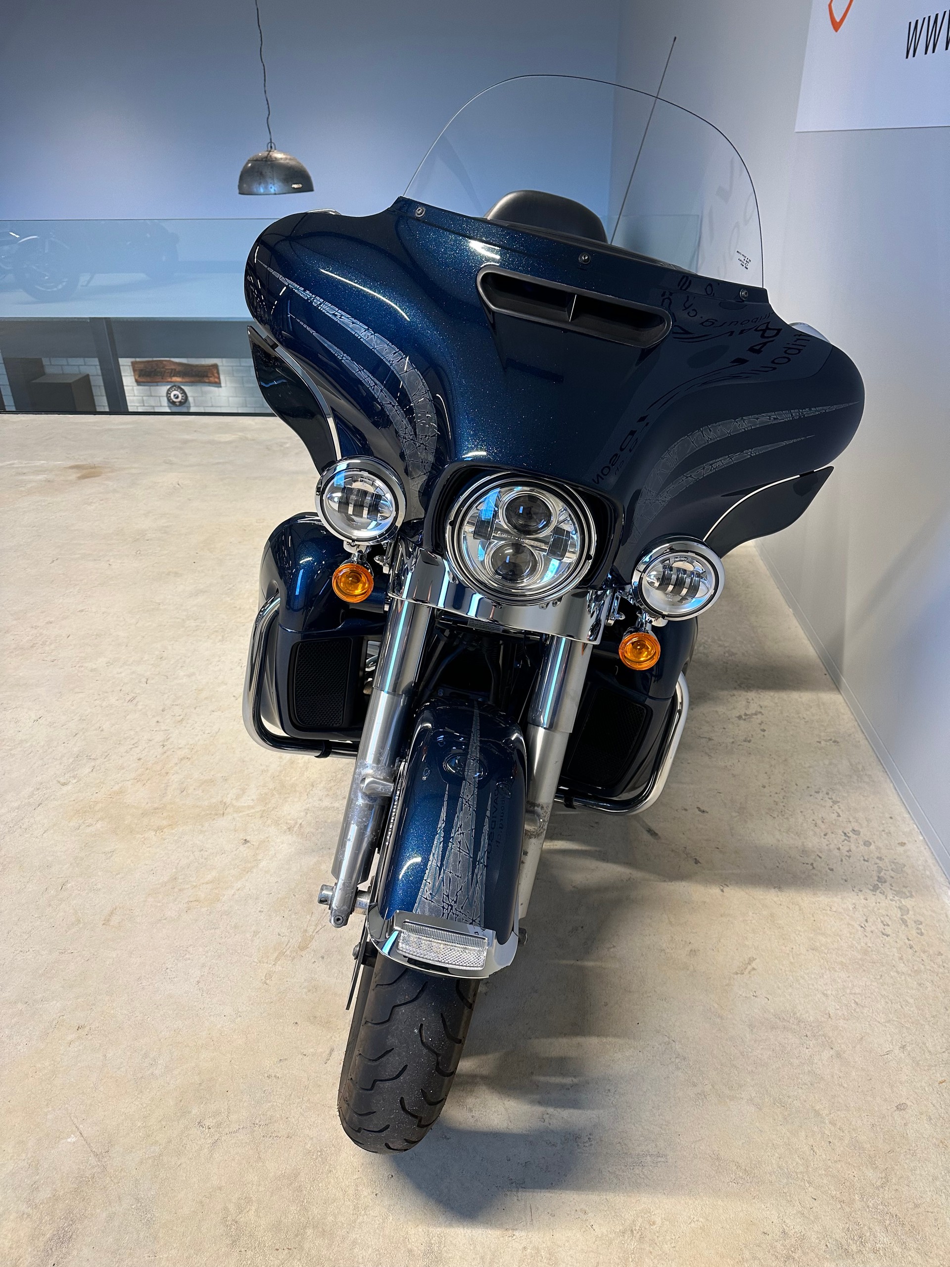 HARLEY-DAVIDSON FLHTK Electra Glide Ultra Limited-showroom-element-3