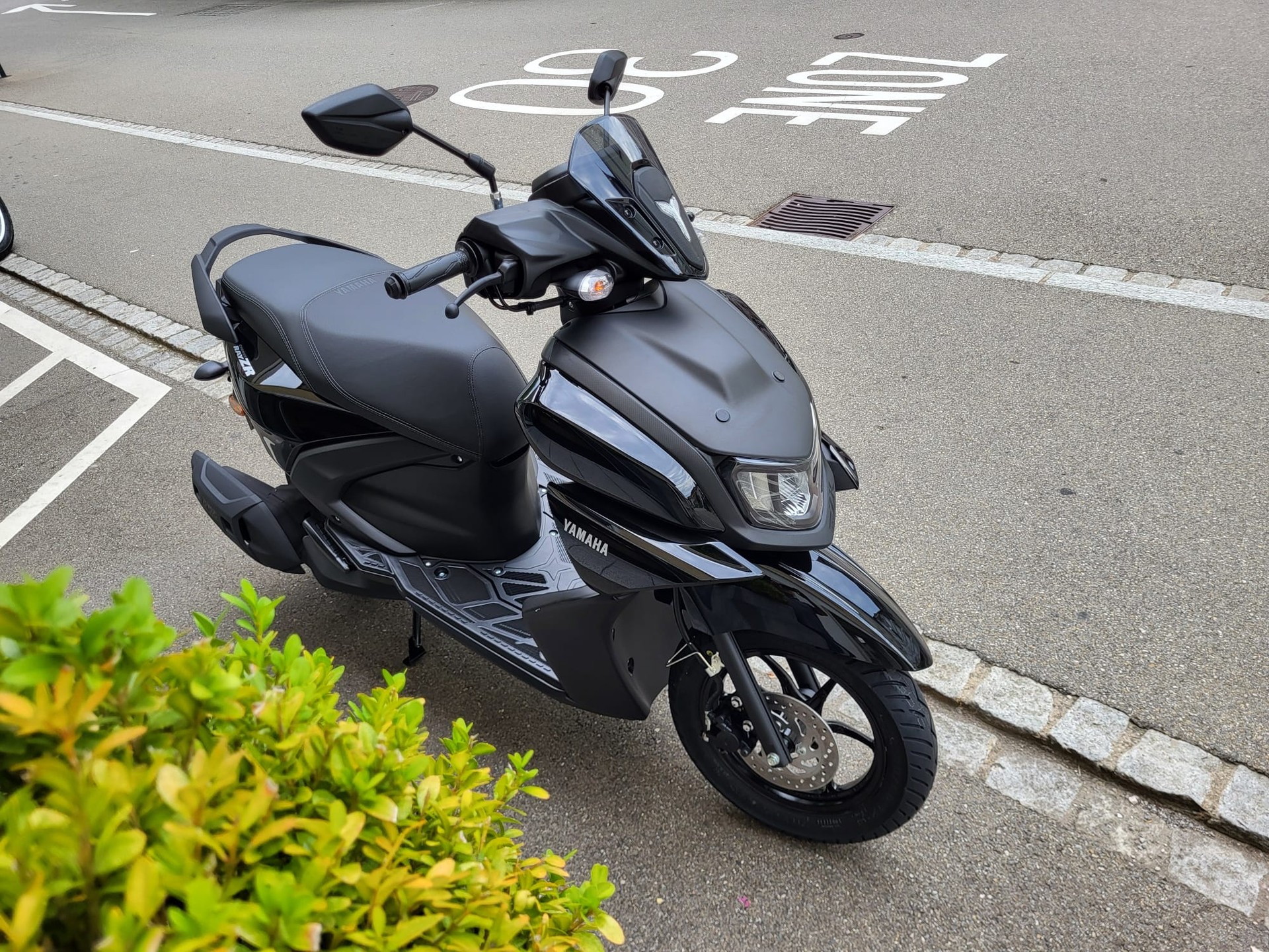 YAMAHA Ray ZR 125-showroom-element-3