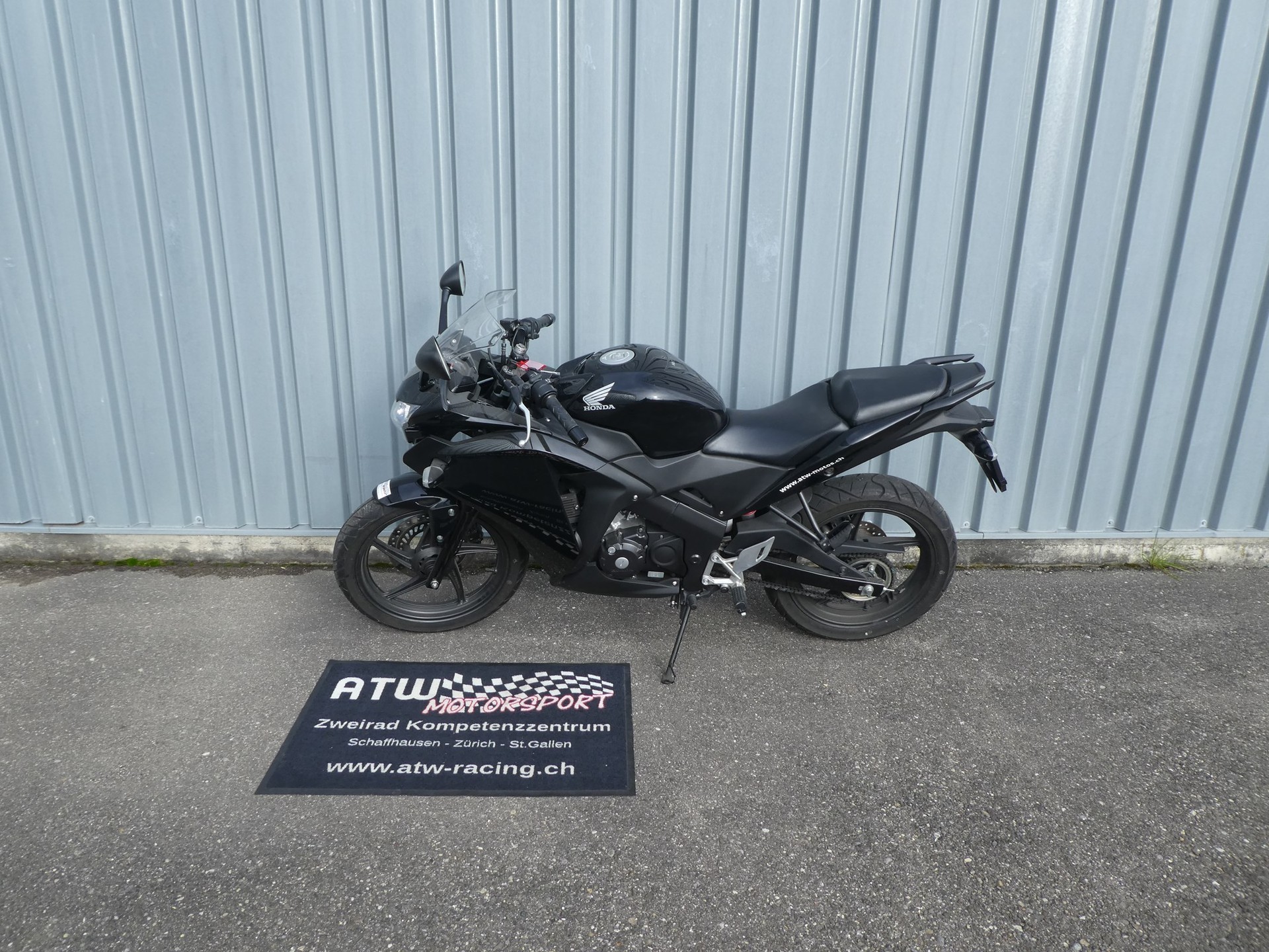 HONDA CBR 125 R-showroom-element-3