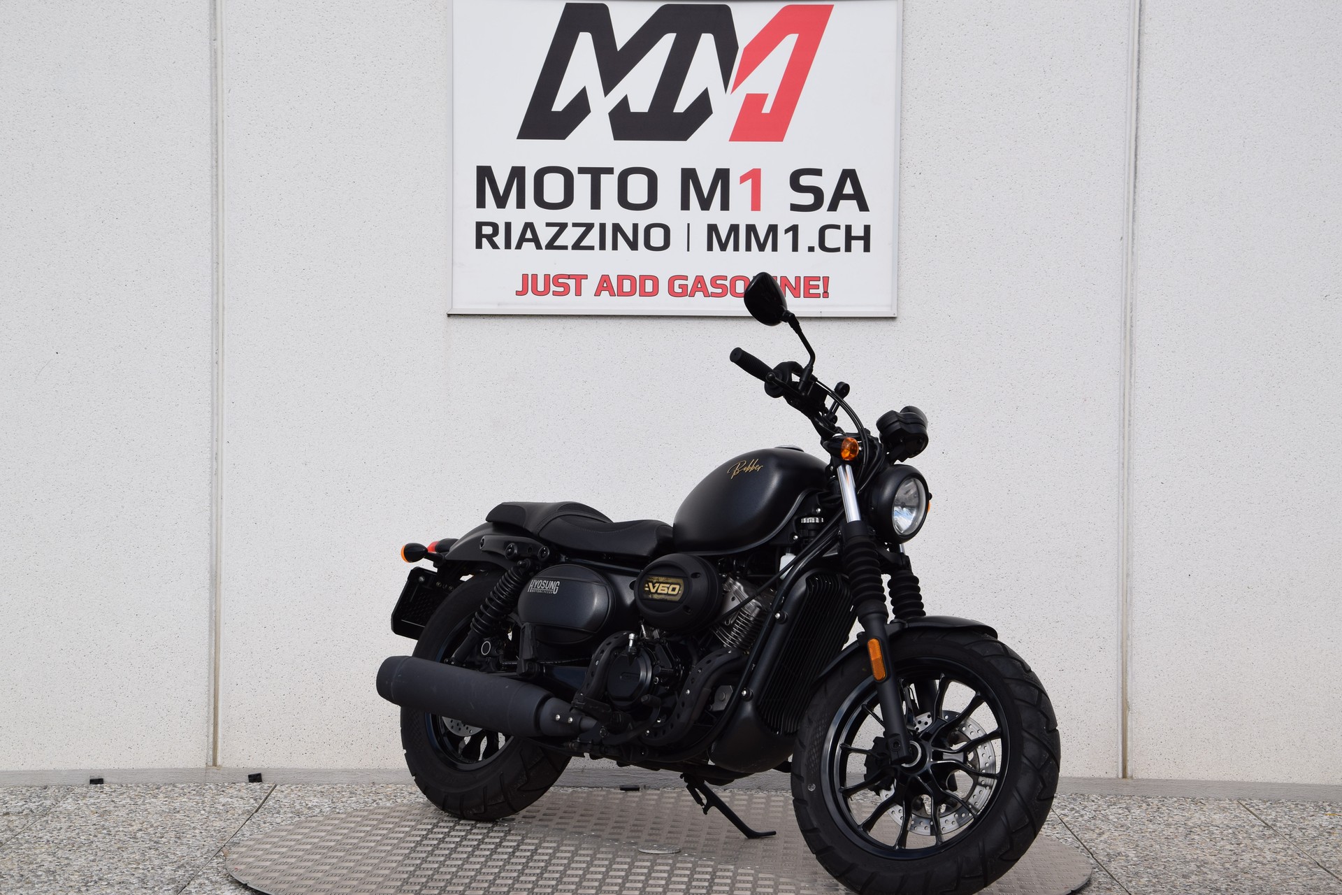 HYOSUNG GV 125 Bobber-showroom-element-1