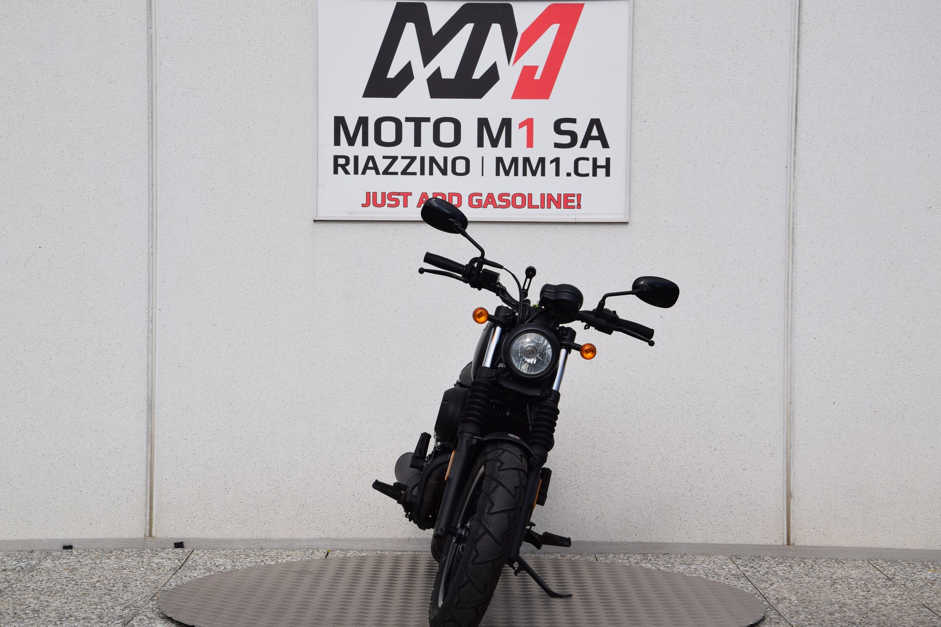 HYOSUNG GV 125 Bobber-showroom-element-2
