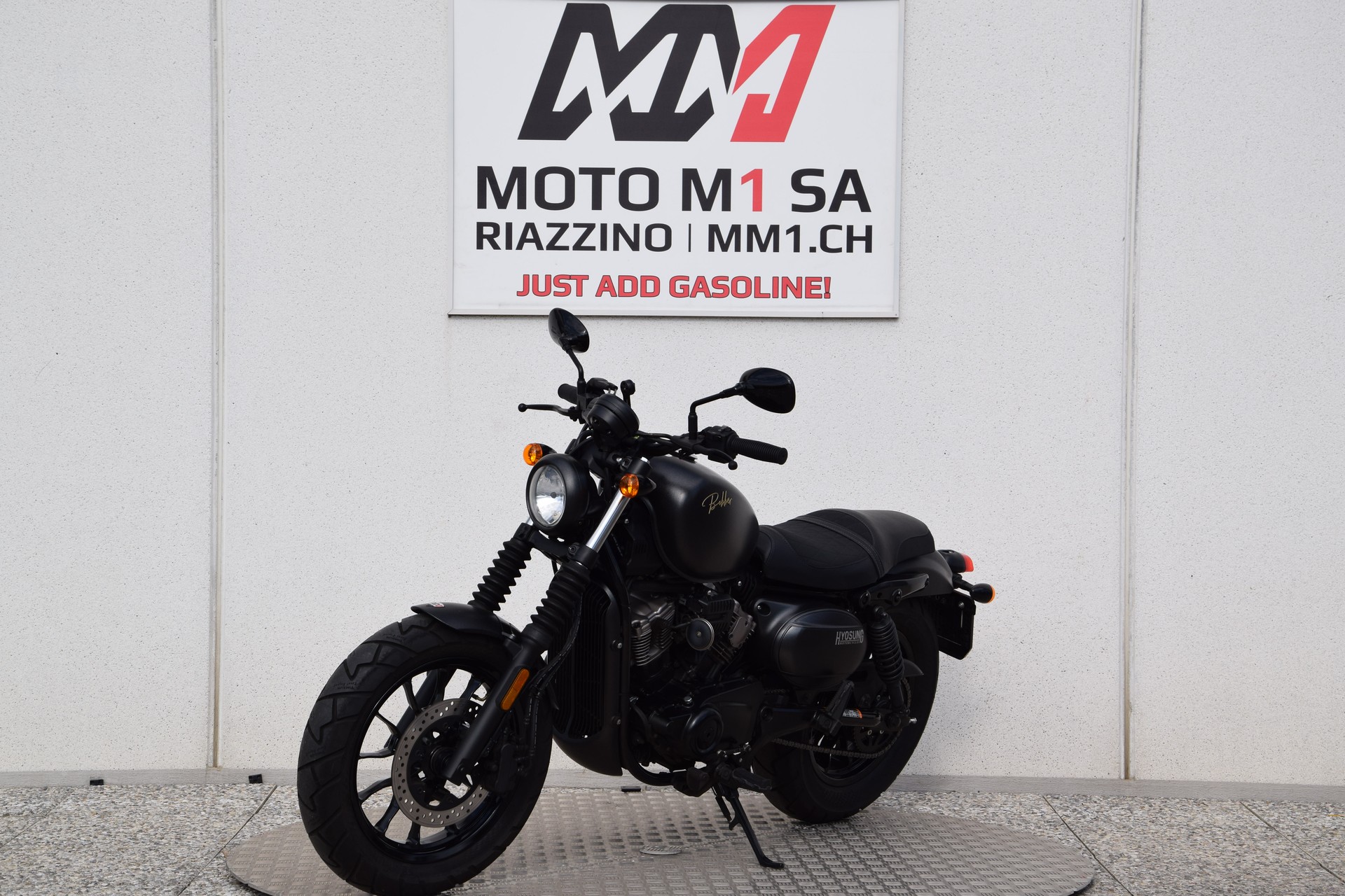 HYOSUNG GV 125 Bobber-showroom-element-3