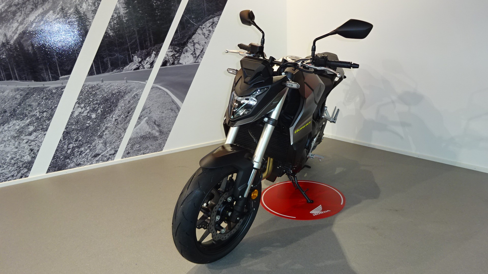 HONDA CB 750 Hornet-showroom-element-3