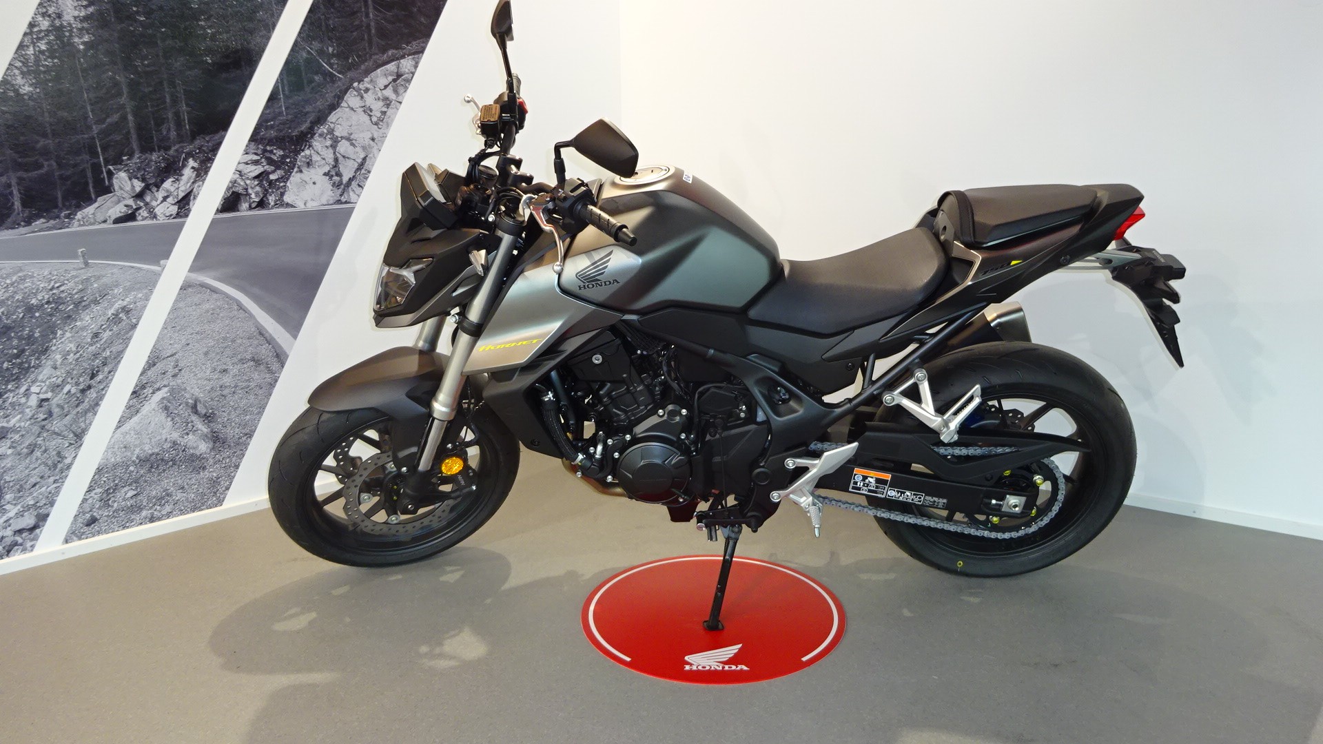 HONDA CB 750 Hornet-showroom-element-1