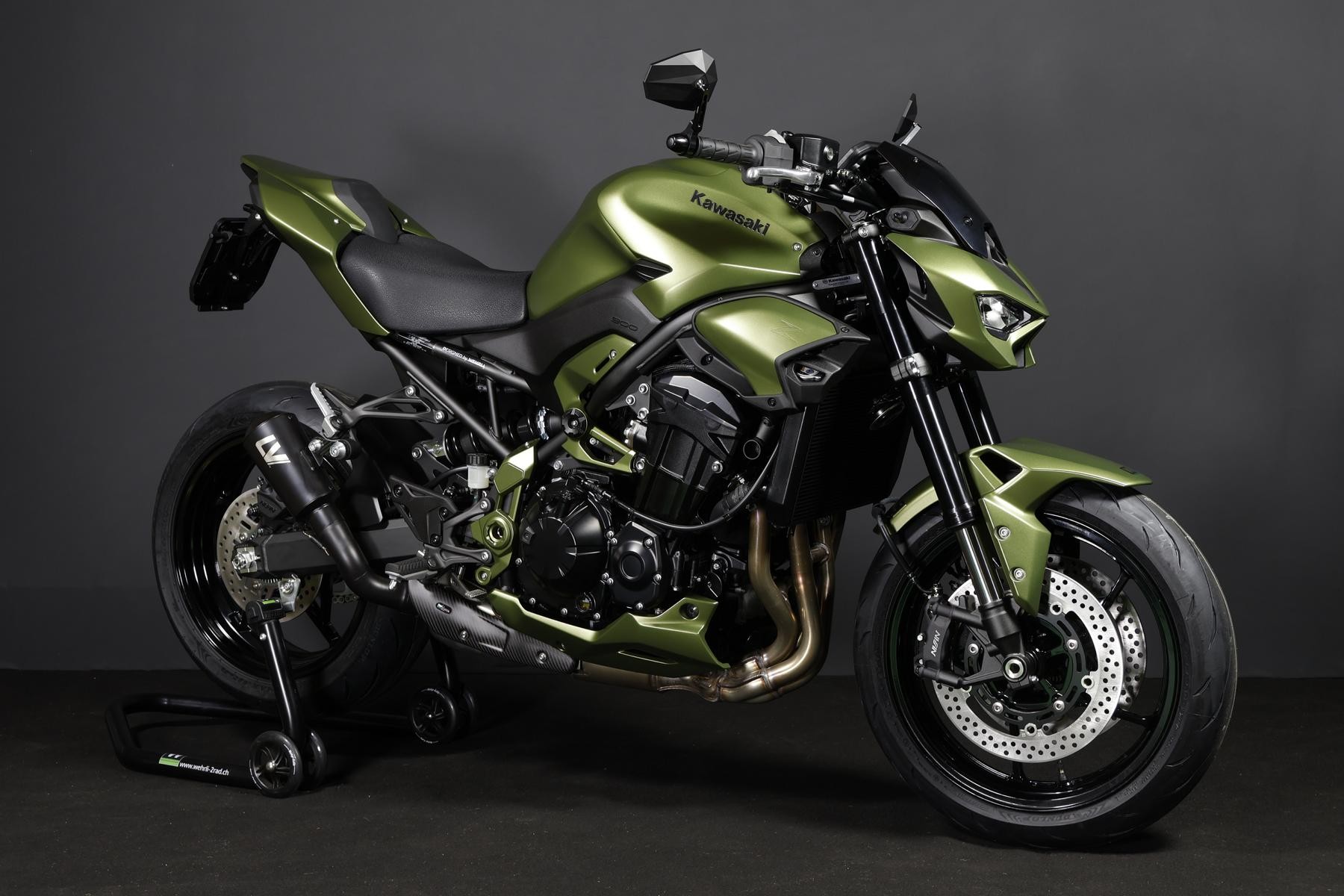 KAWASAKI KAWASAKI Z 900 (91/70/35 KW) *Army Edition* Level 3-showroom-element-1