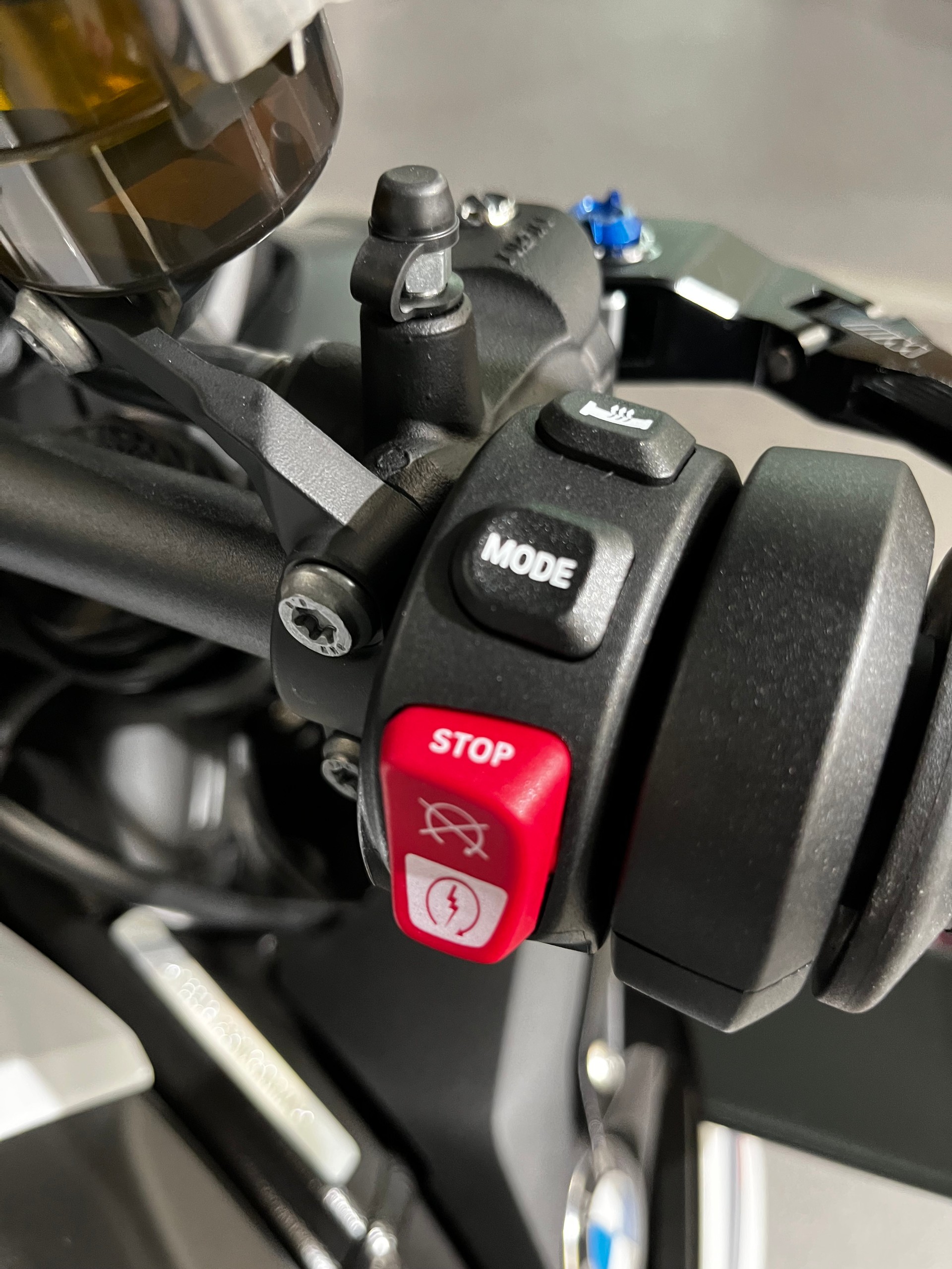 BMW M 1000 R-image-4