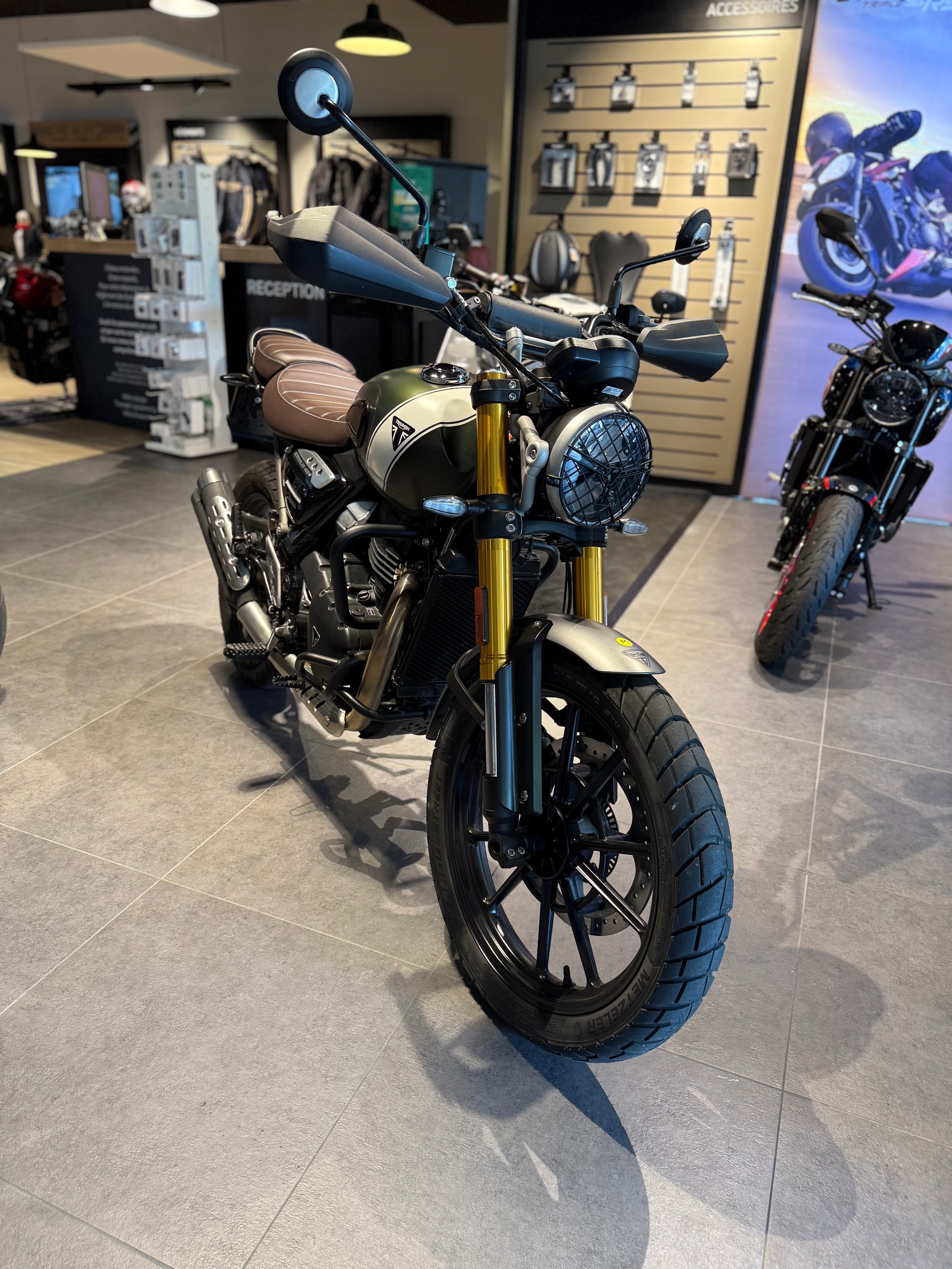 TRIUMPH Scrambler 400 X-showroom-element-1