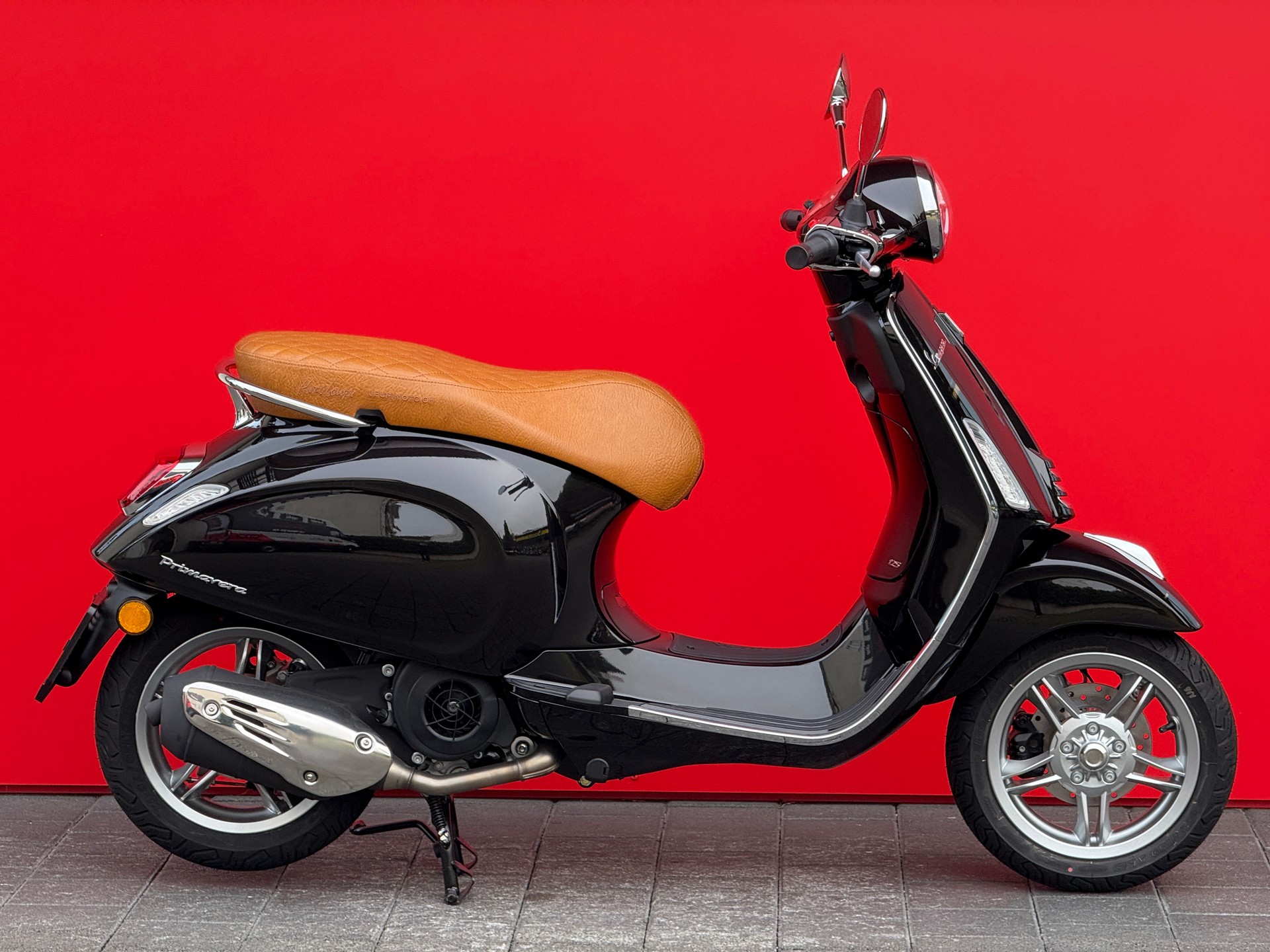 Piaggio Vespa 125 Vespa Red Primavera Vespa 125 Vespa Primavera