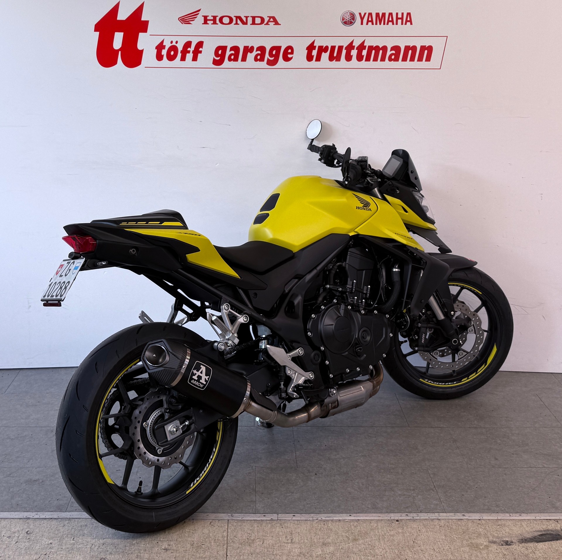 HONDA CB 750 Hornet-showroom-element-3