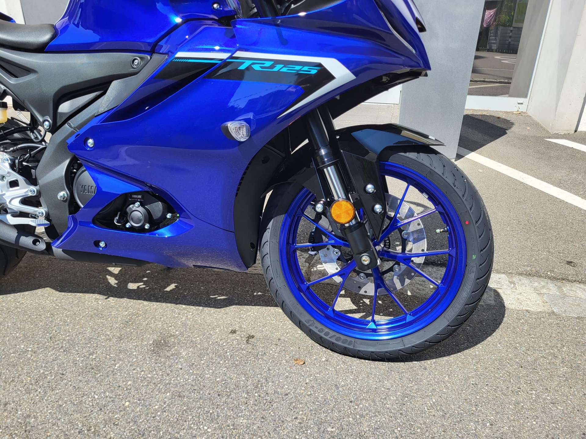 YAMAHA YZF-R 125 ABS-showroom-element-2