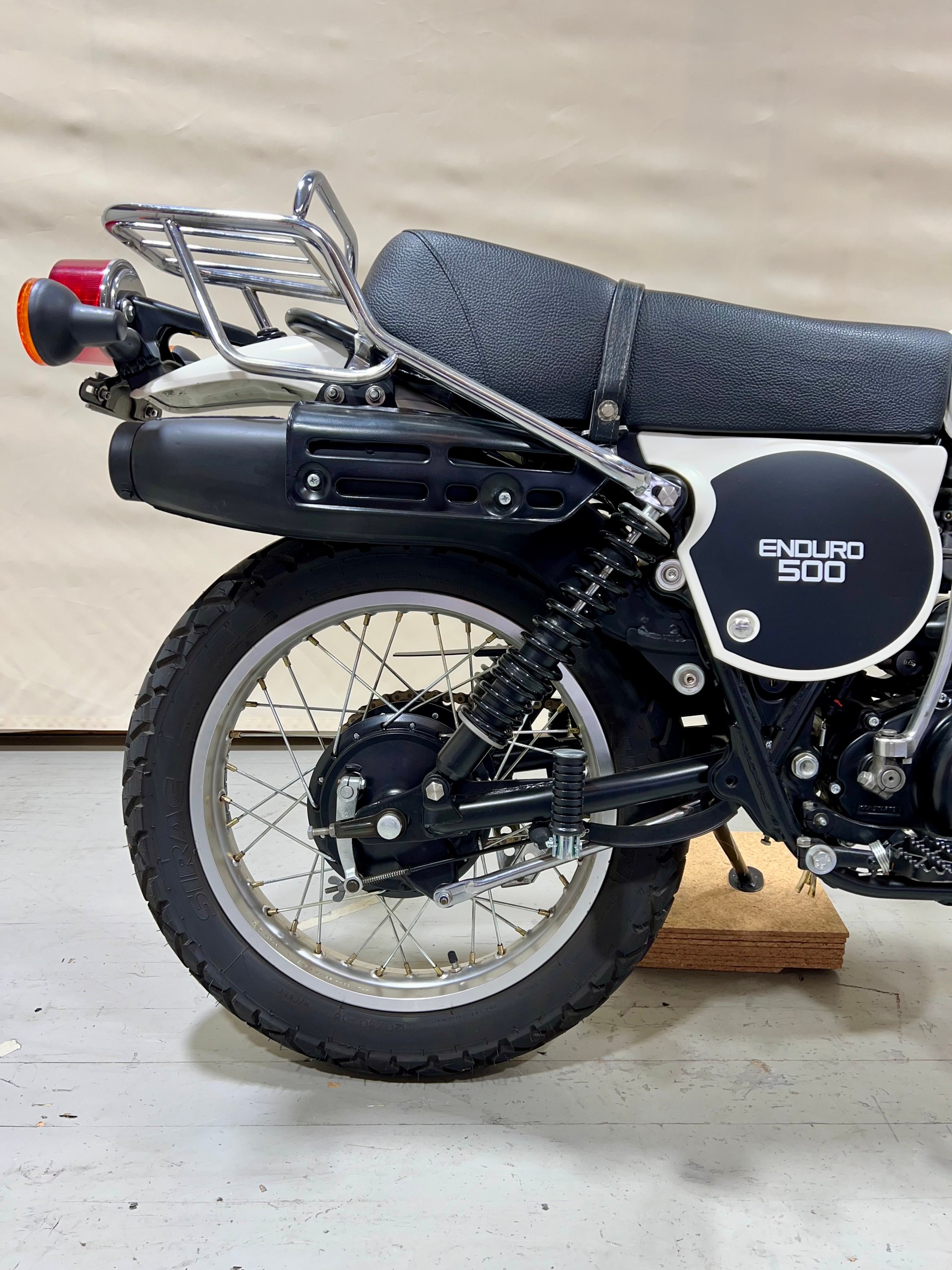 YAMAHA XT 500-showroom-element-3