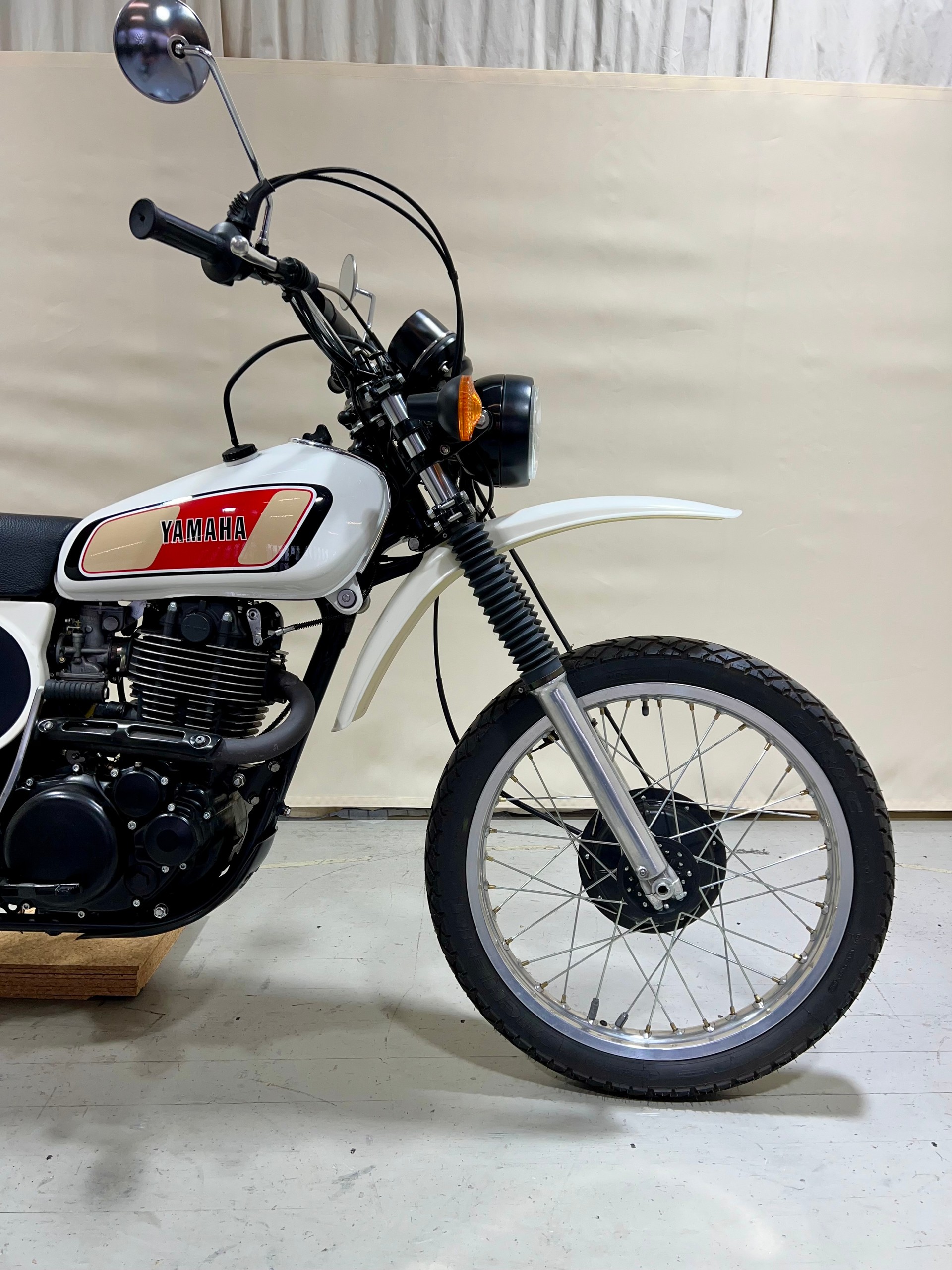 YAMAHA XT 500-showroom-element-1