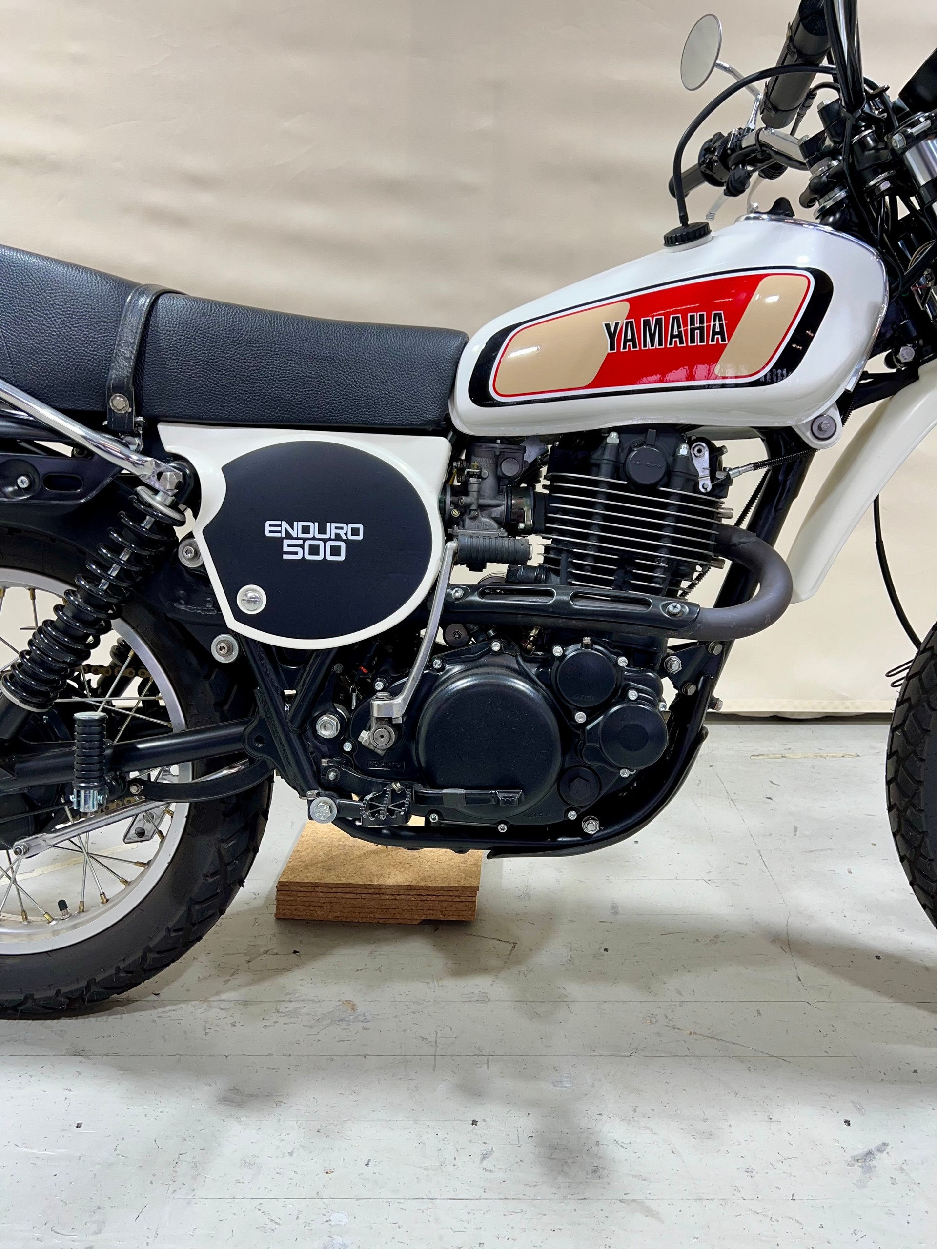 YAMAHA XT 500-showroom-element-2