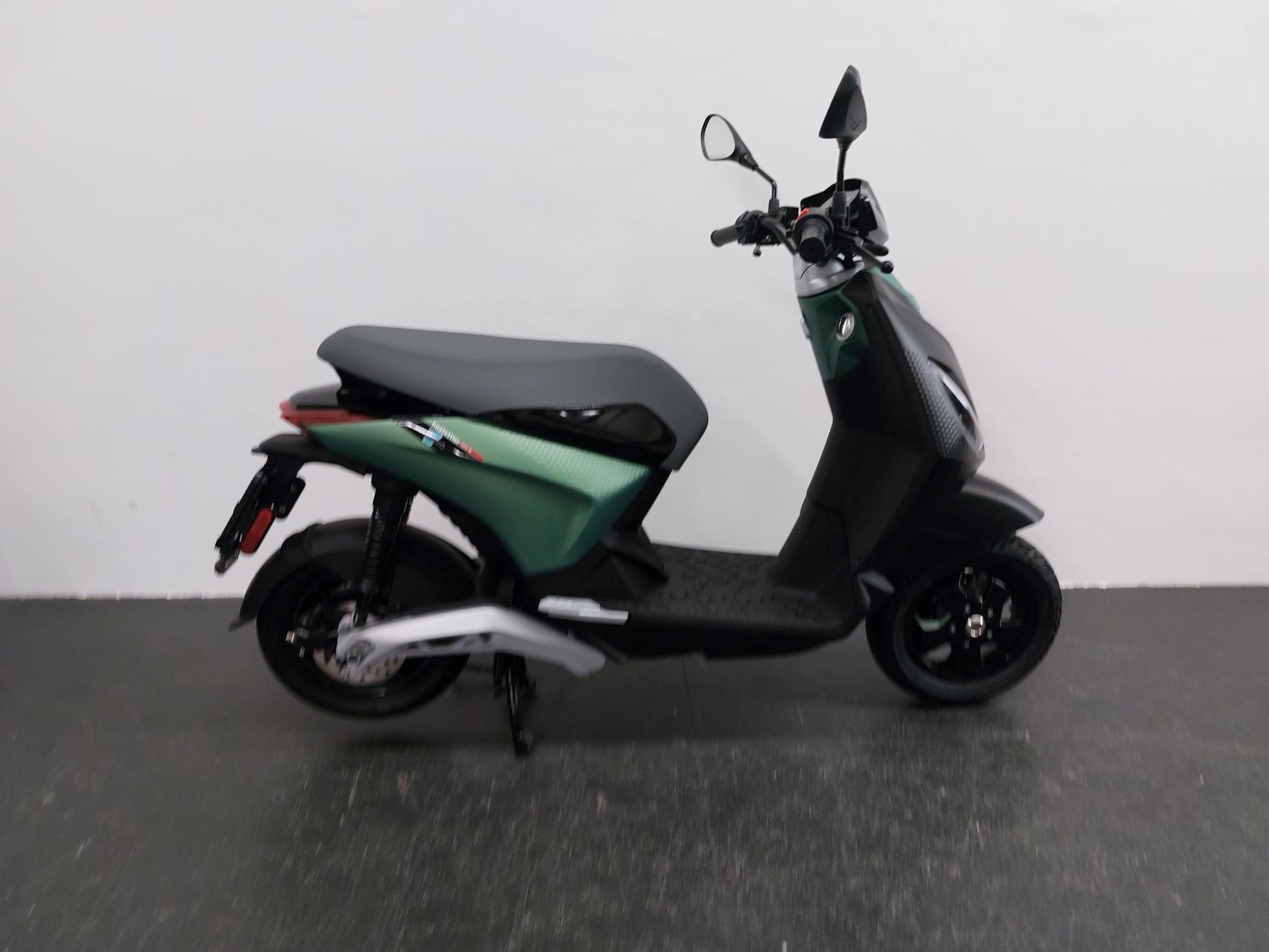 PIAGGIO Piaggio 1 Active 60km/h Full Electric-showroom-element-2