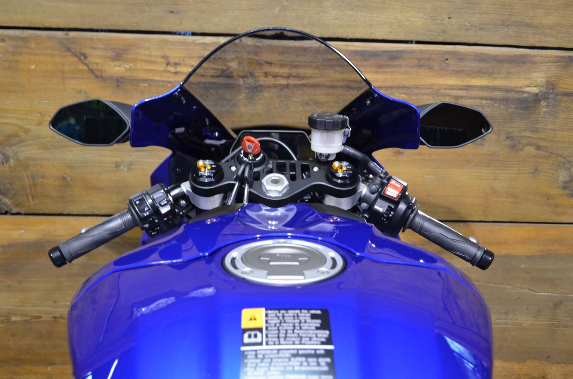 YAMAHA YZF-R1 ABS-showroom-element-2