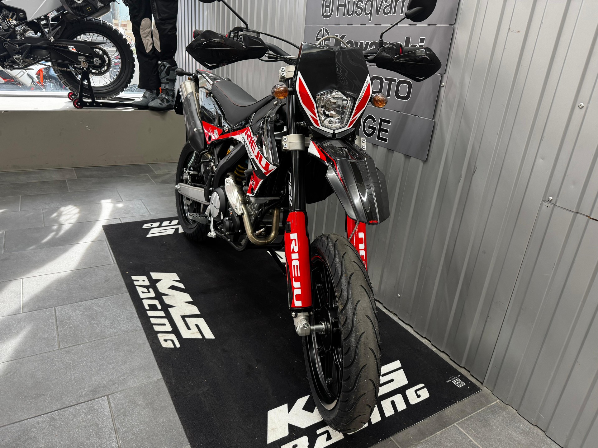 RIEJU MRT 125 Pro-showroom-element-2