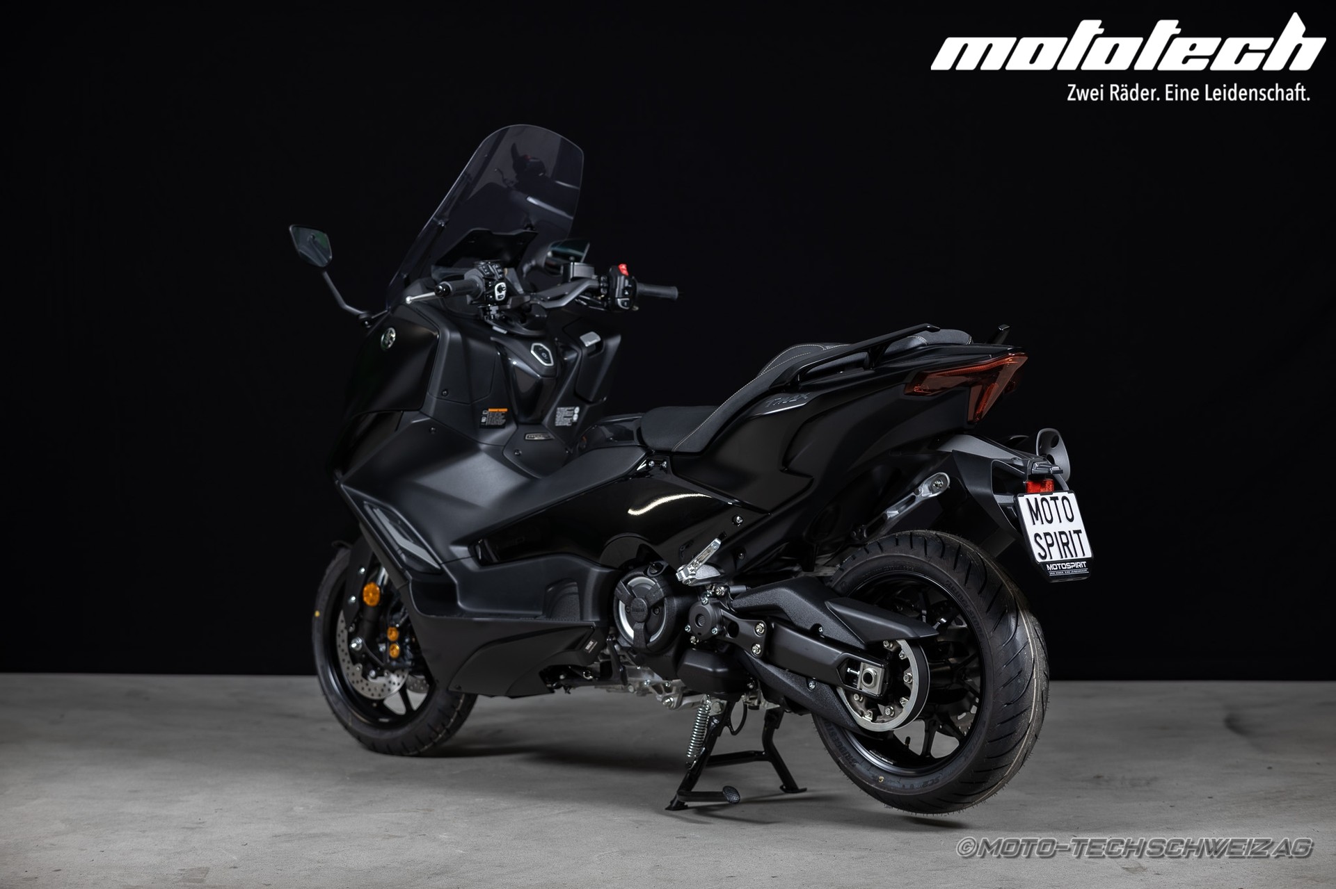 YAMAHA T-MAX Tech-Max XP 560-showroom-element-3