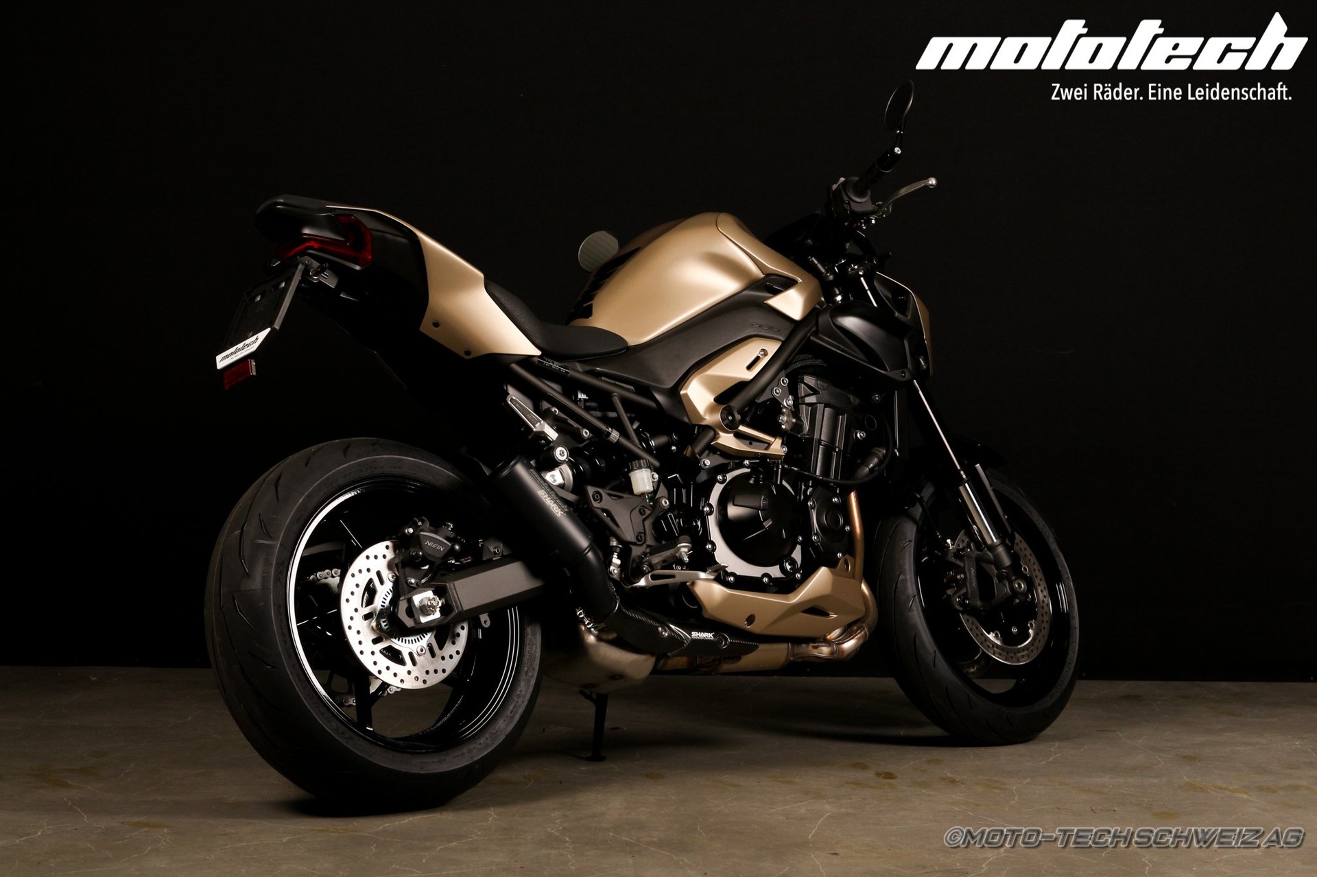 KAWASAKI Z 900 MY25 (92.2KW) STAGE 1 SHARK-showroom-element-2