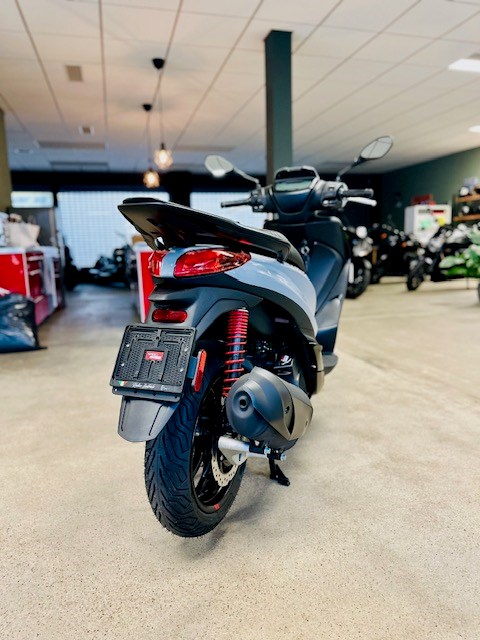 PIAGGIO Medley 125 Sport-image-2