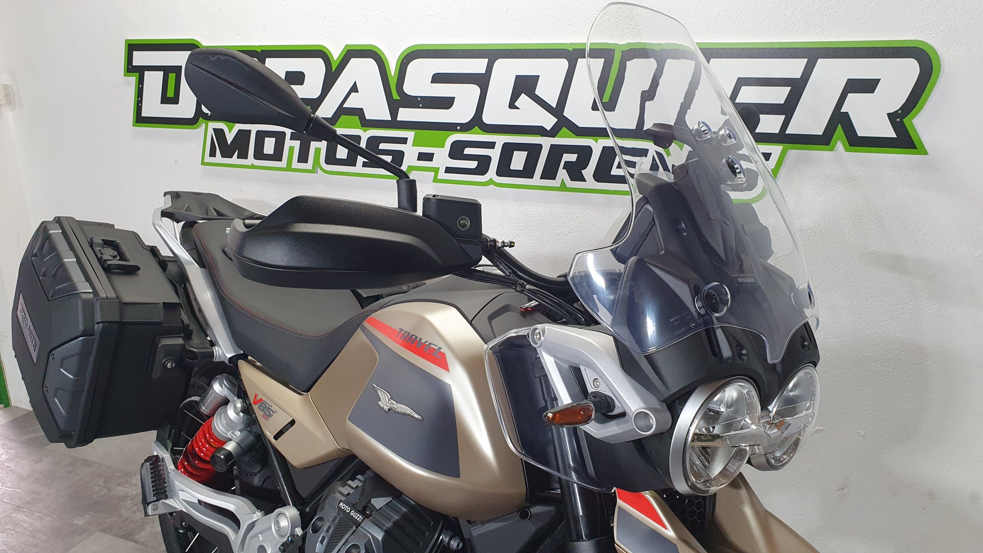 MOTO GUZZI V85 TT Travel-image-1