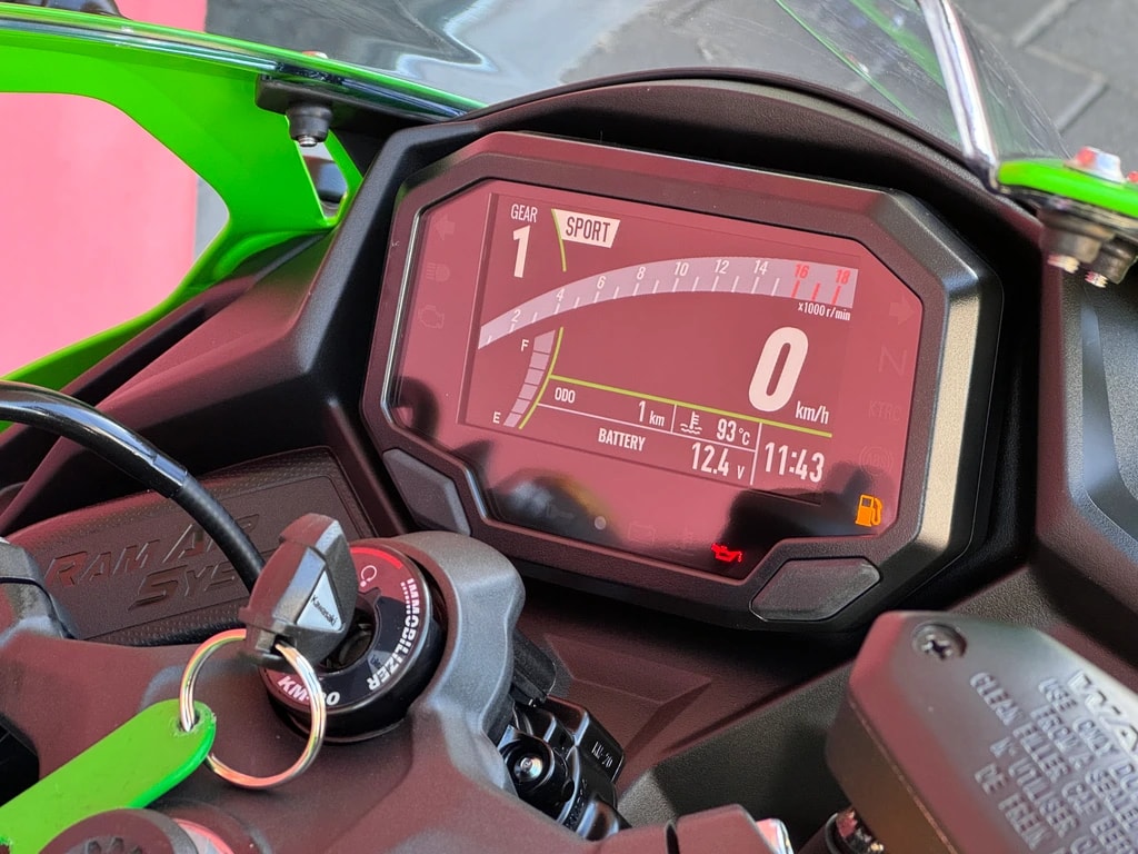 KAWASAKI Ninja ZX-4RR-image-2