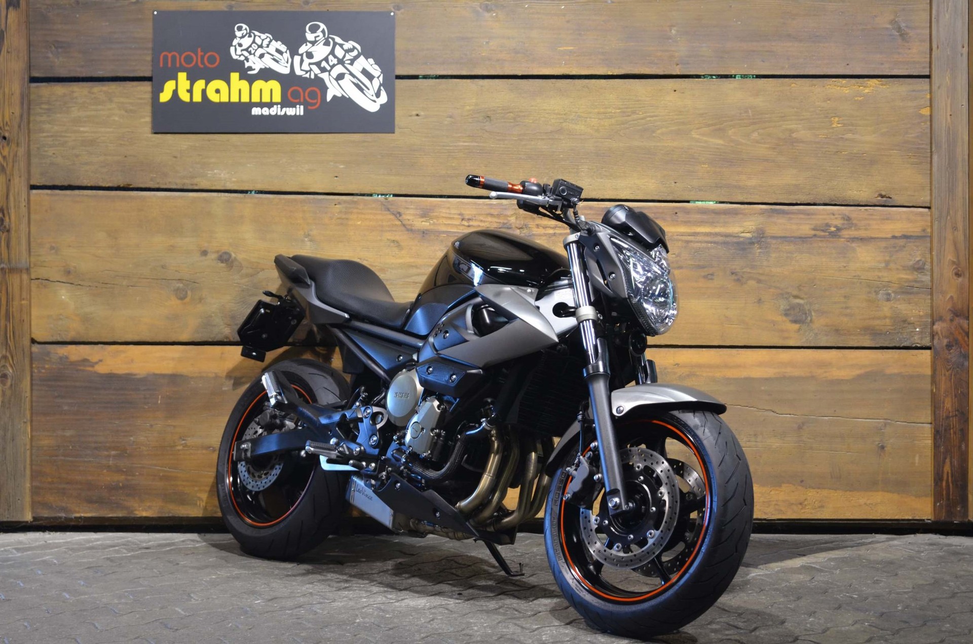 YAMAHA XJ6 N