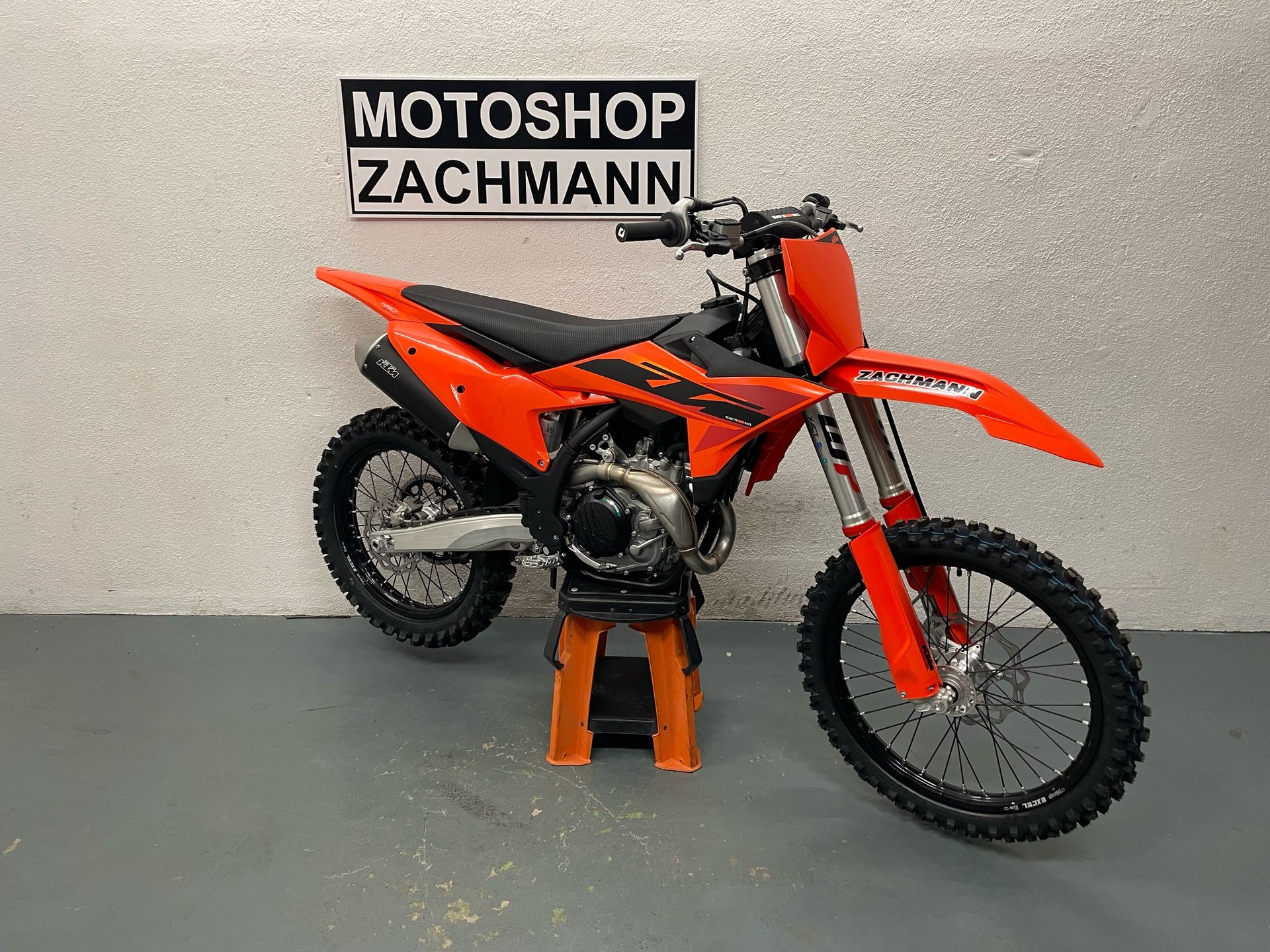 KTM 450 SX/SX-F-showroom-element-1