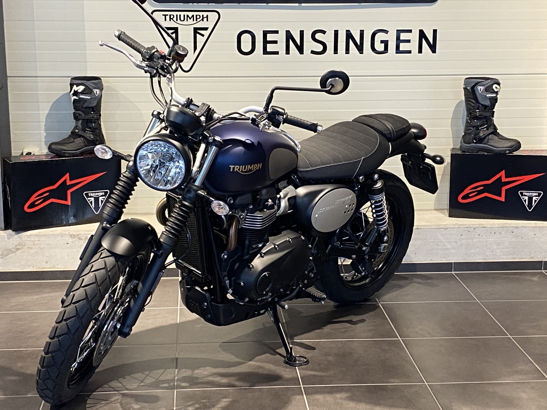 TRIUMPH Scrambler 900 Gold Line "ab Kauf 12 Monate Car-Garantie"-showroom-element-1