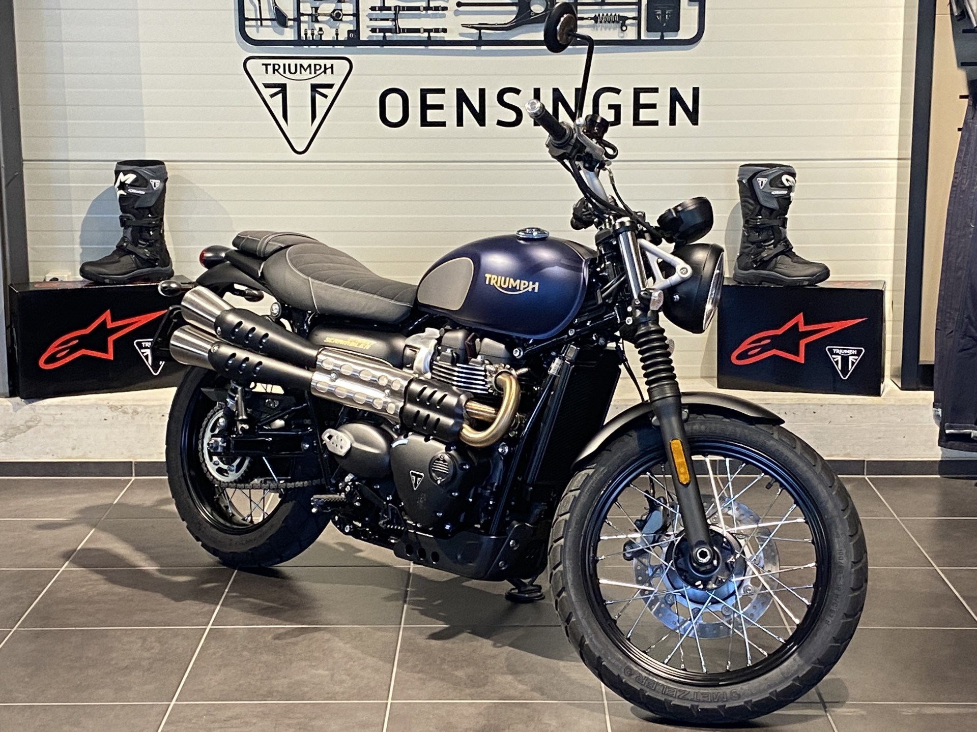 TRIUMPH Scrambler 900 Gold Line "ab Kauf 12 Monate Car-Garantie"-showroom-element-2