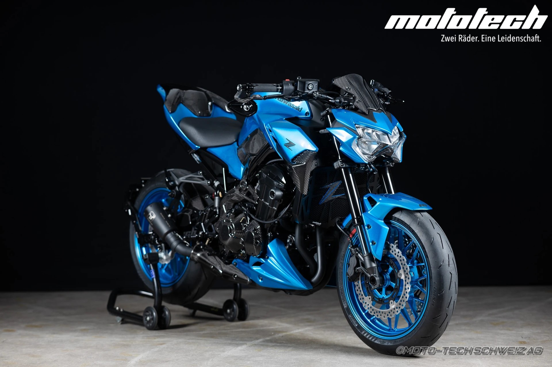KAWASAKI Z 900 (92.2kW) CANDY BLUE CARBON EDITION