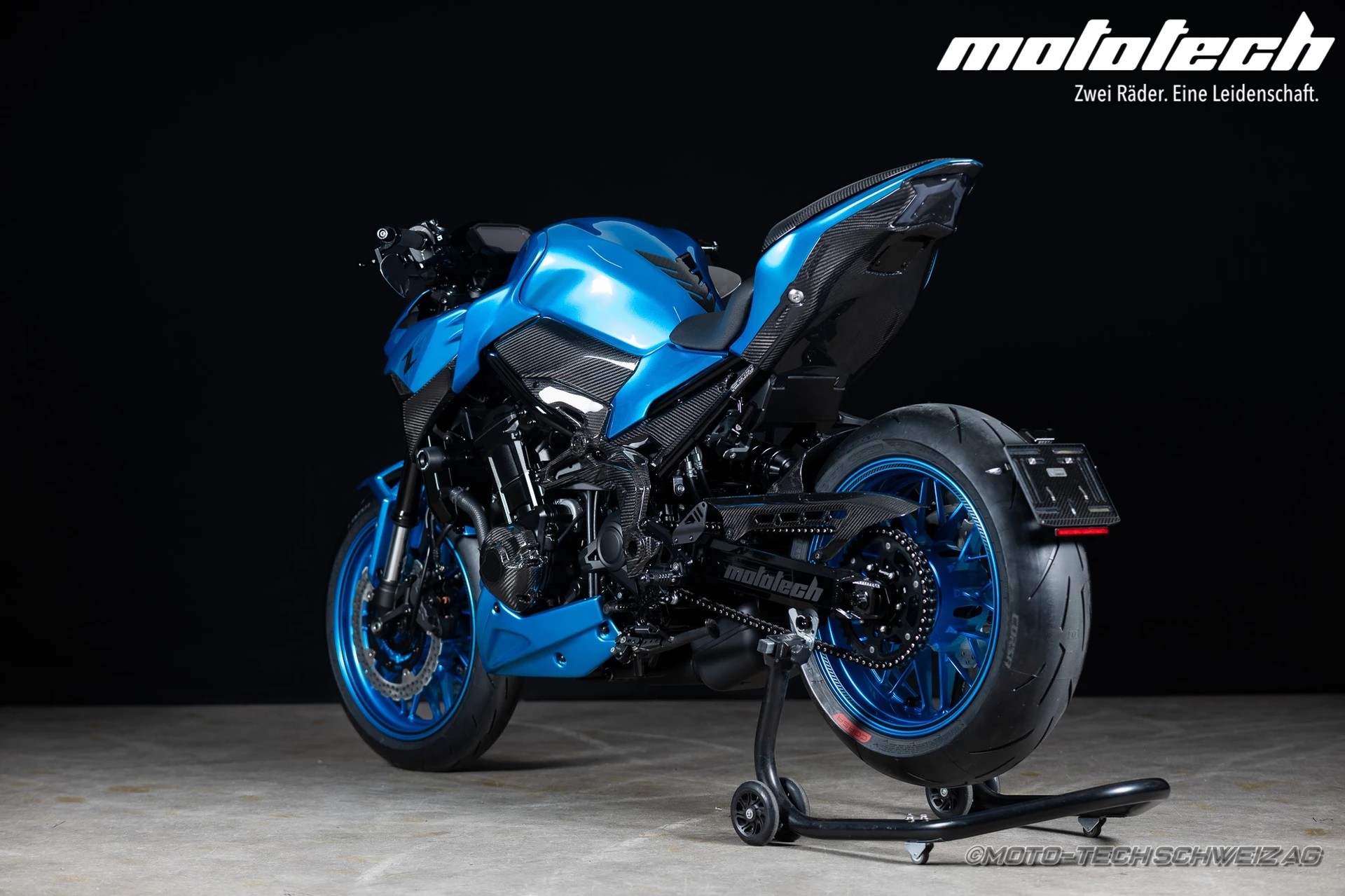 KAWASAKI Z 900 (92.2kW) CANDY BLUE CARBON EDITION-showroom-element-3
