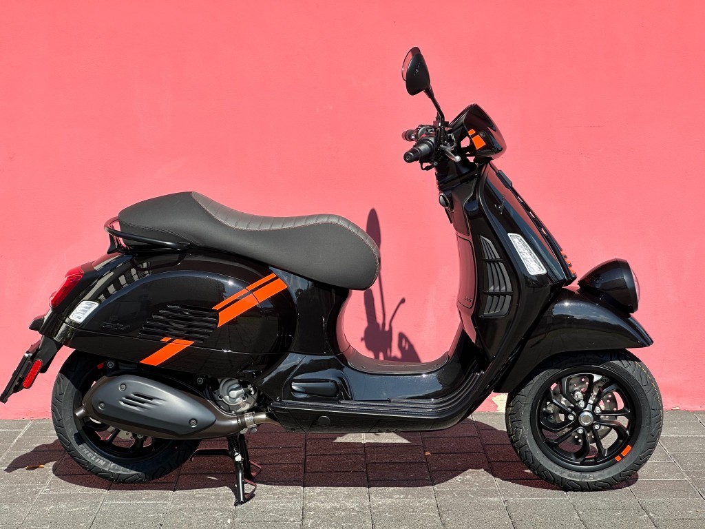 Scooter Vespa Montenapoleone Usata Vespa 300 Via Montenapoleone