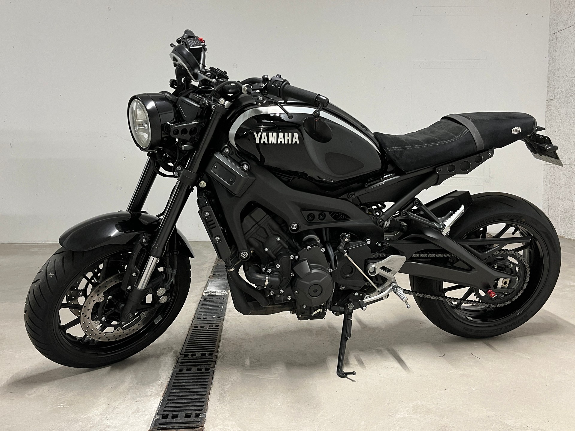 YAMAHA XSR 900-image-0