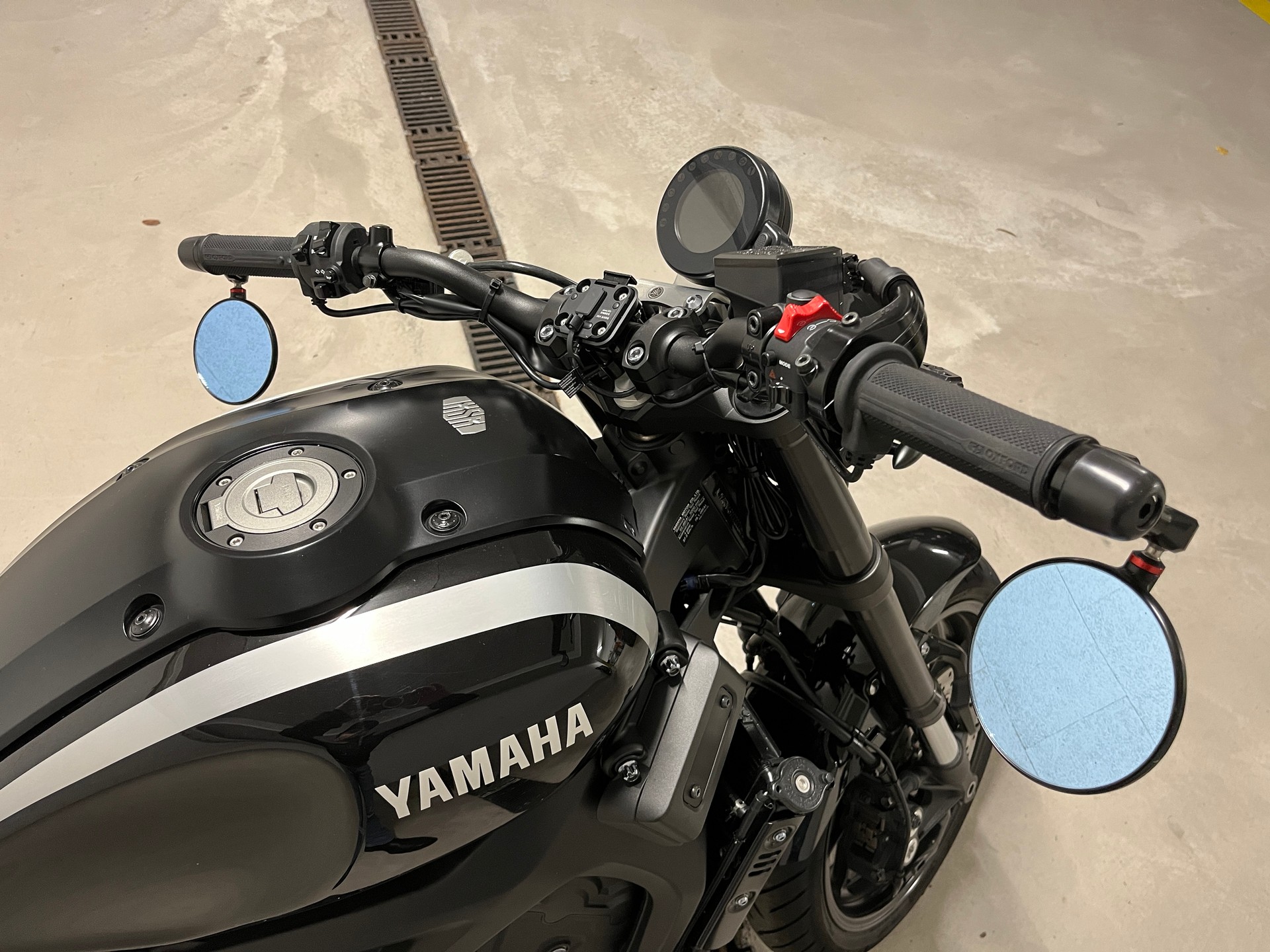 YAMAHA XSR 900-image-9