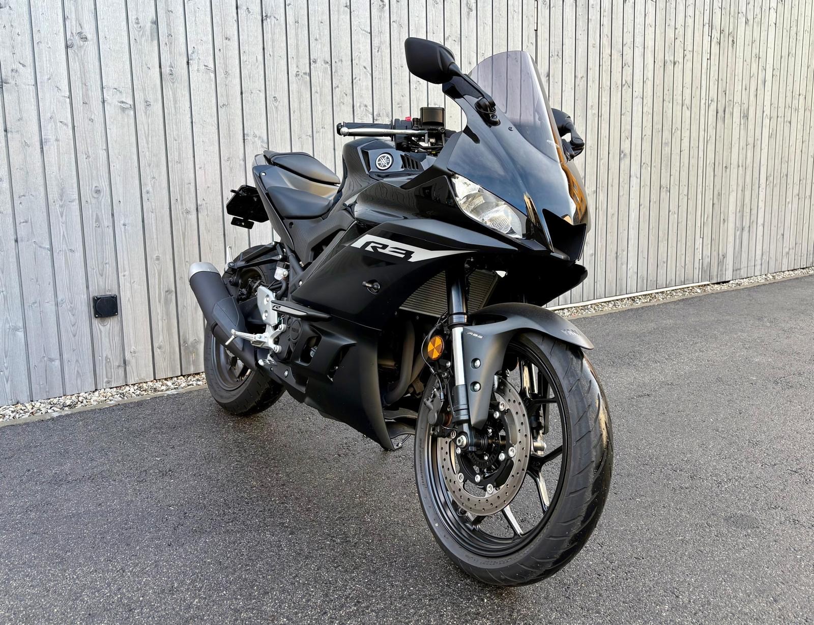 YAMAHA YZF-R3
