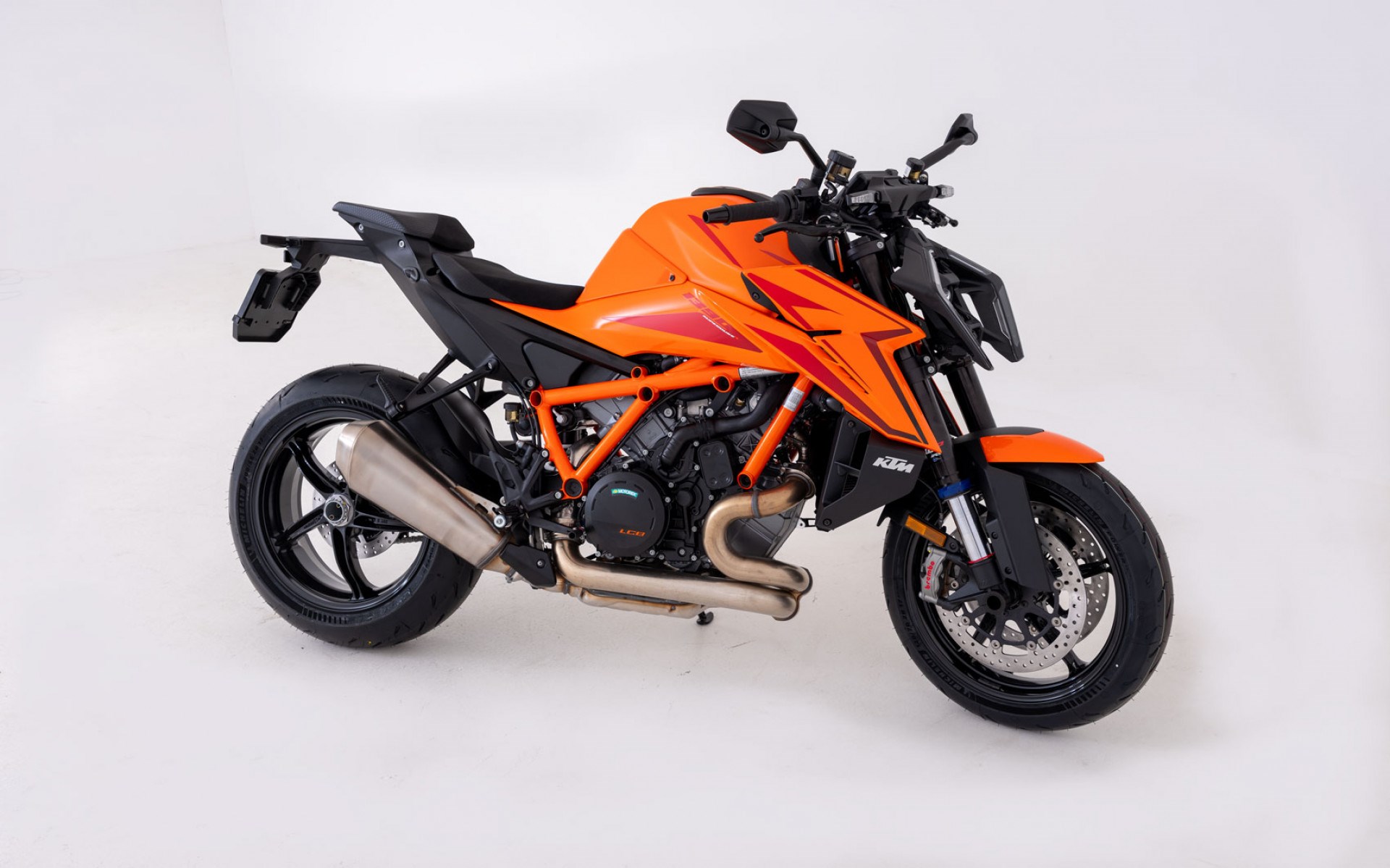 KTM 1390 Super Duke R Evo-showroom-element-1