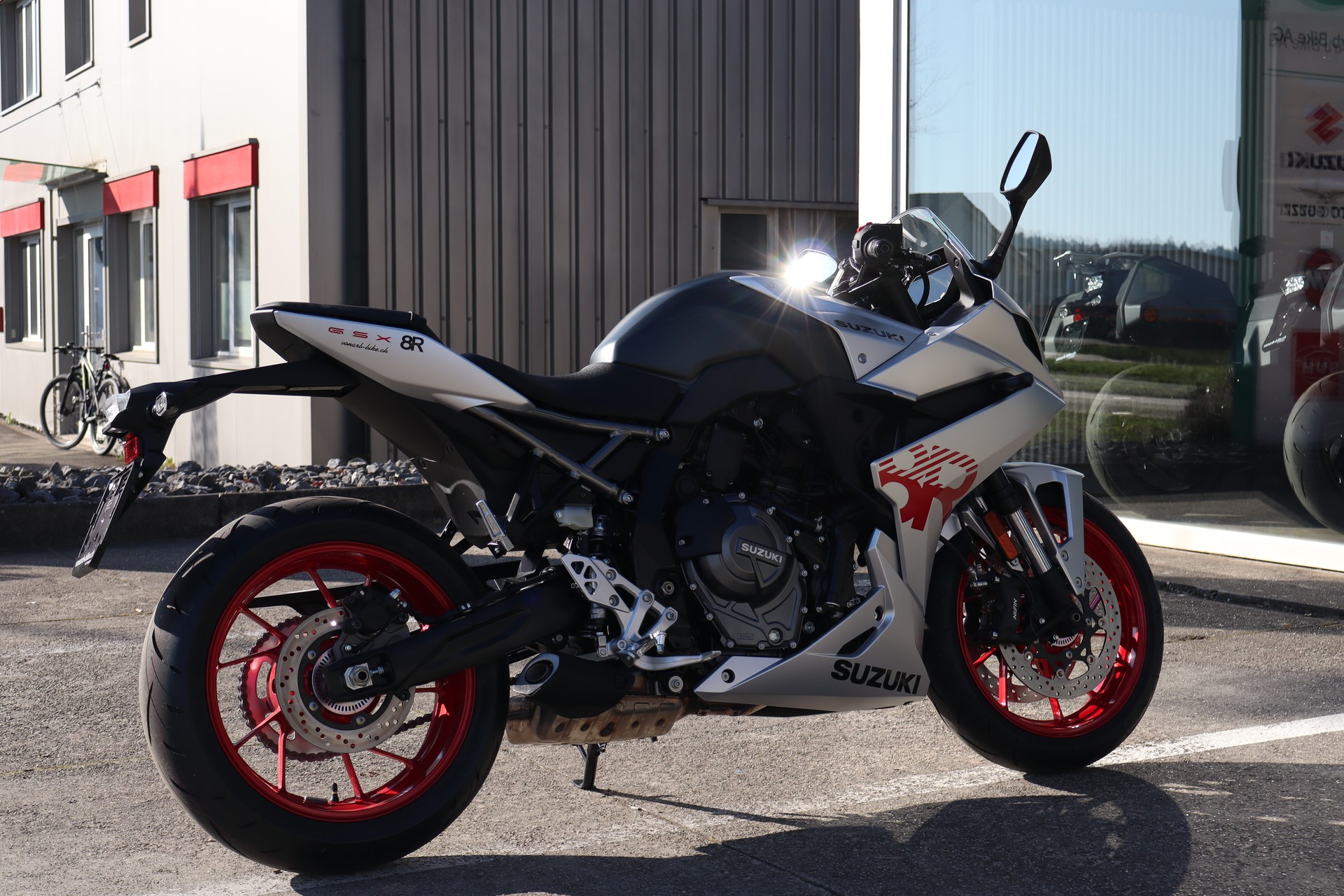 SUZUKI GSX 8 R ABS-showroom-element-2