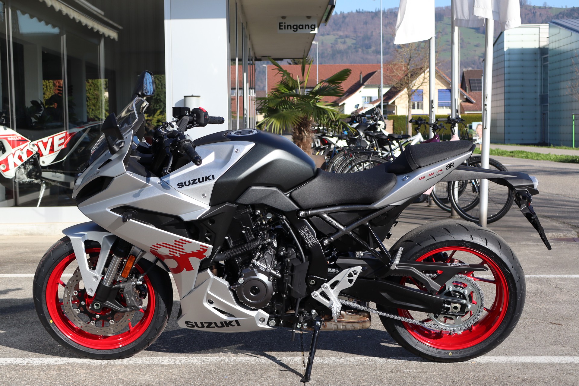 SUZUKI GSX 8 R ABS-showroom-element-3