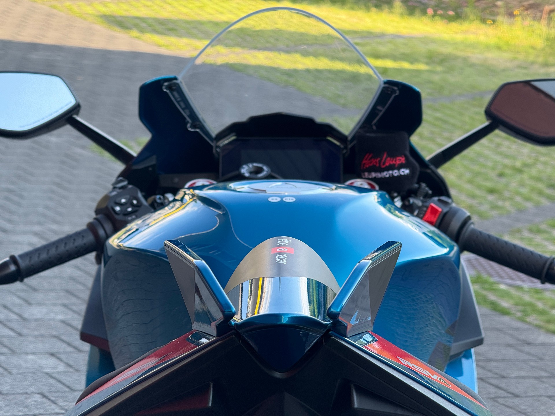 APRILIA RSV4 1100 MY25-image-9