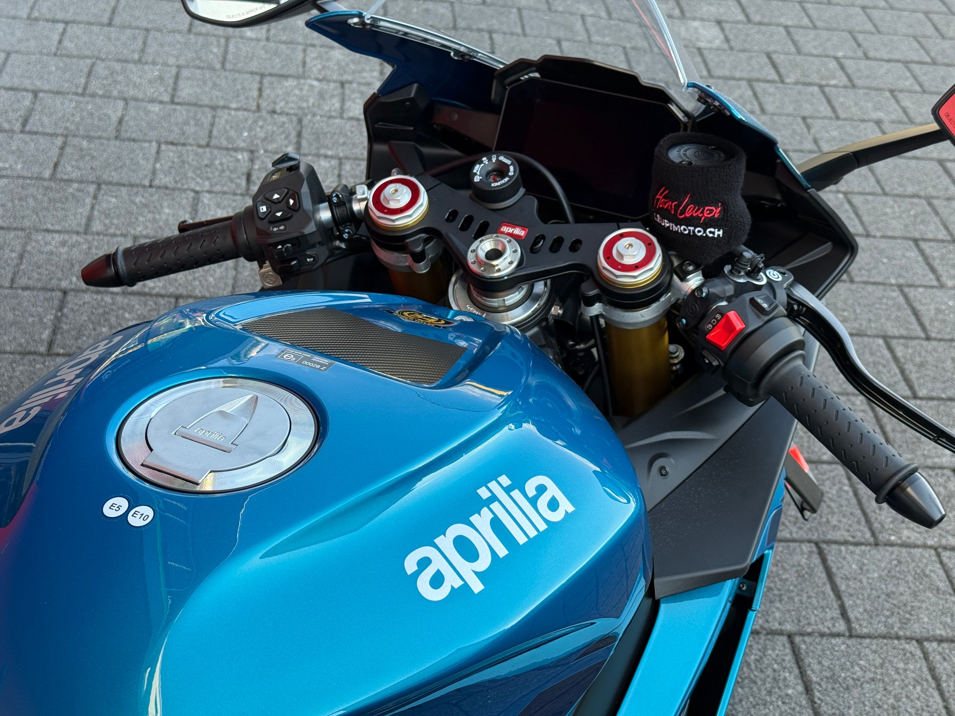 APRILIA RSV4 1100 MY25-image-15