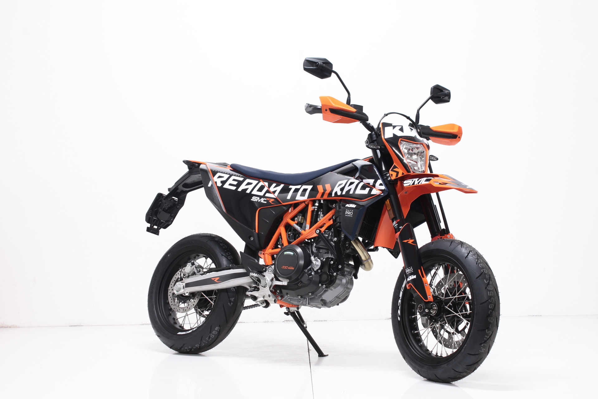 KTM 690 SMC R Supermoto-showroom-element-2