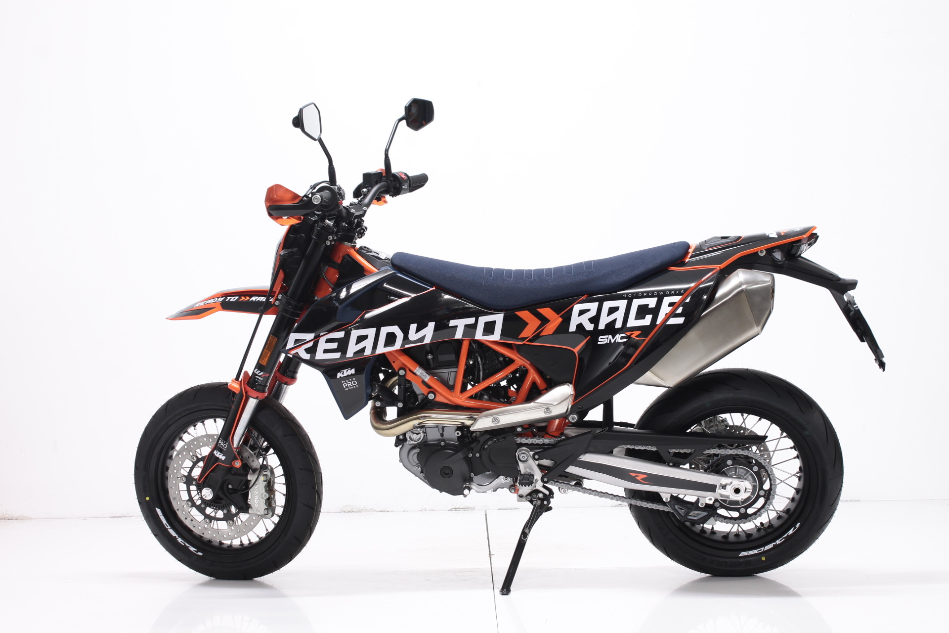 KTM 690 SMC R Supermoto-showroom-element-1