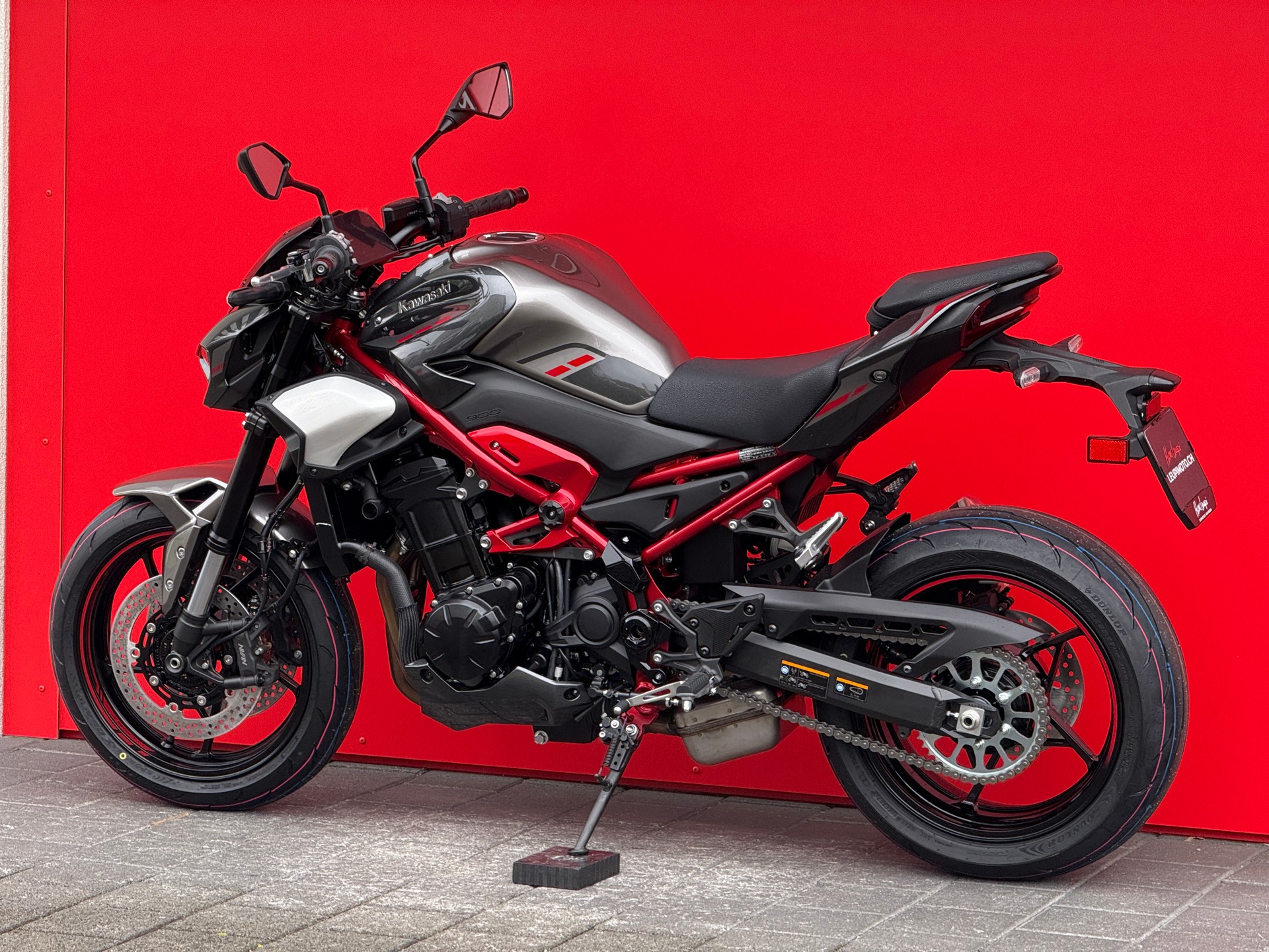 KAWASAKI Z 900-image-10