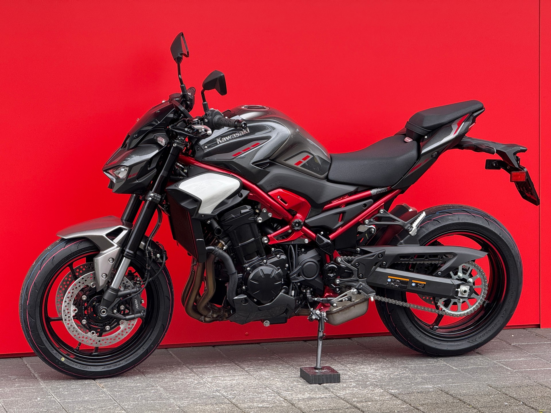 KAWASAKI Z 900-image-11